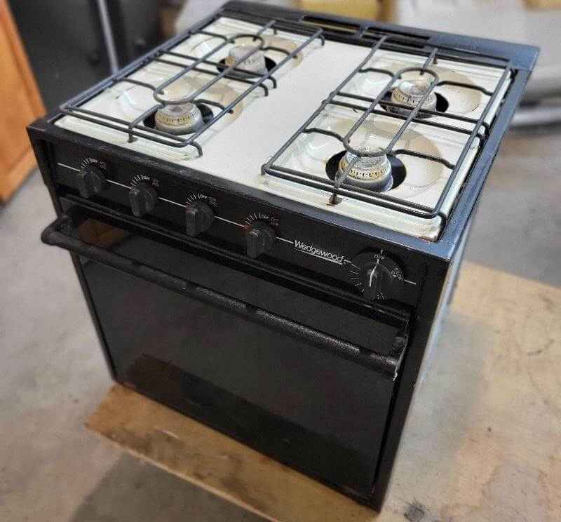 4 burner Propane Oven and Stove from RV Wedgewood Atwood