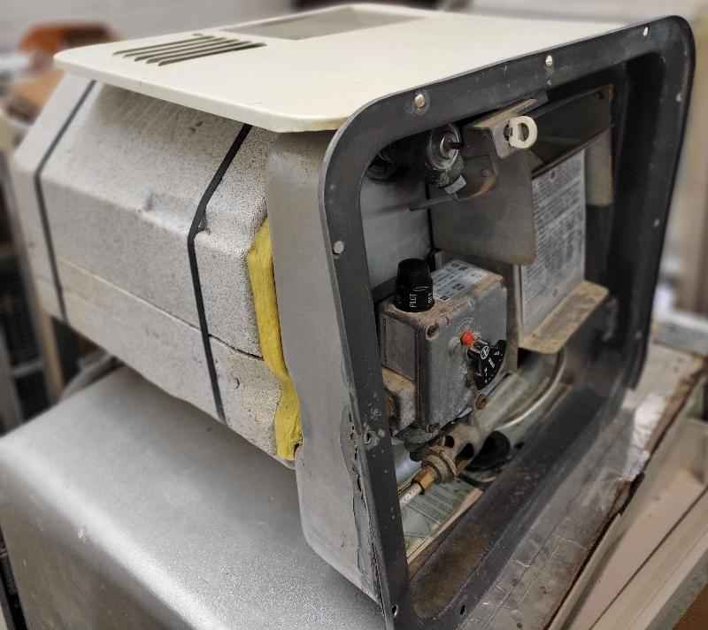 RV Propane Hot Water Heater 6 Gallon Suburban Sw6P