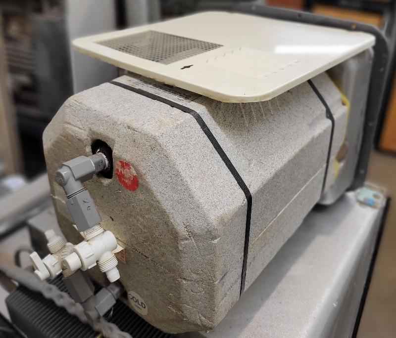 RV Propane Hot Water Heater 6 Gallon Suburban Sw6P