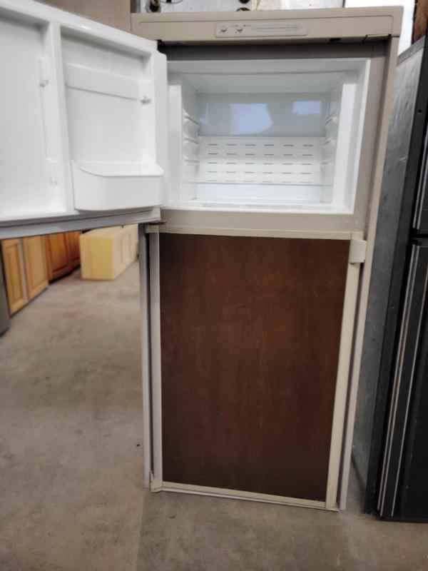 RV Fridge Dometic Rm2652 Propane and Electric 6 Cubic