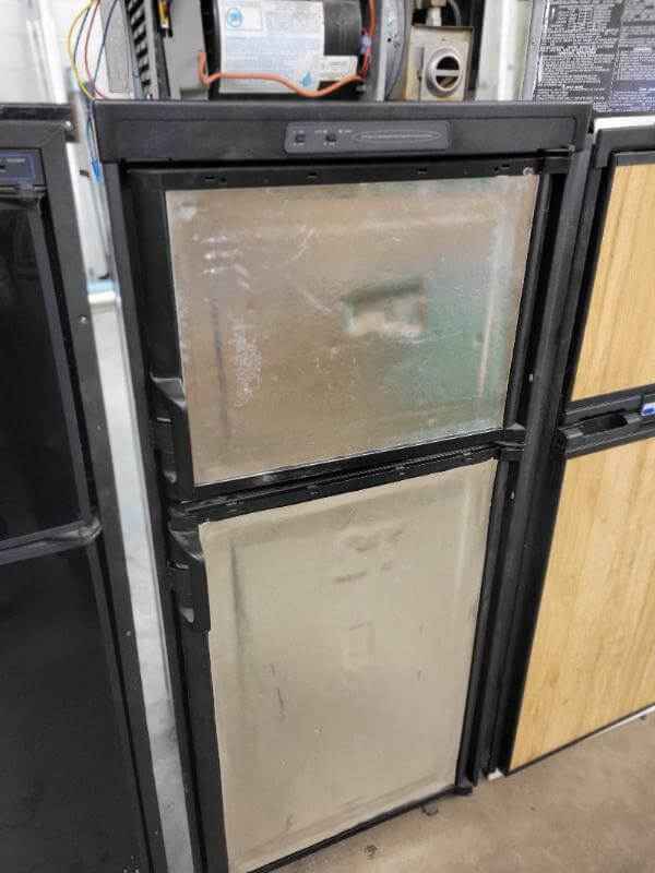 * Brand New RV Fridge Dometic Propane and Electric DM2652