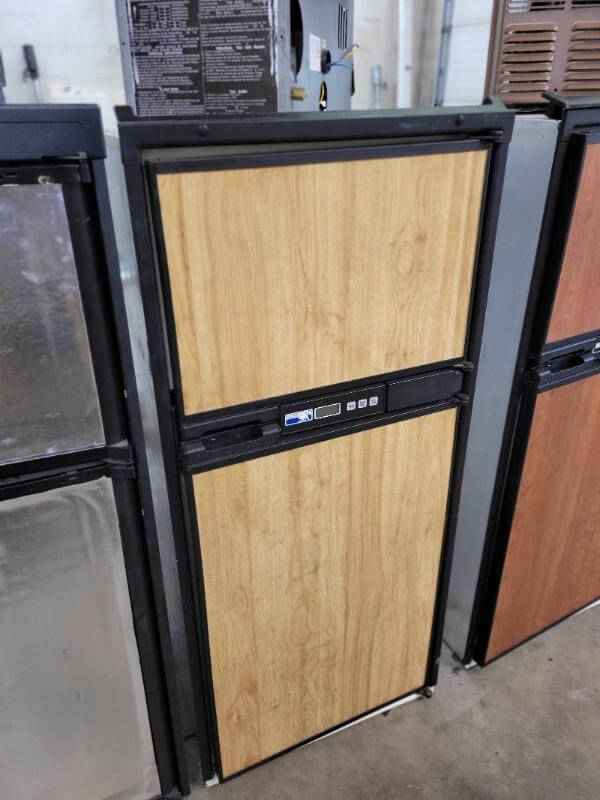 Three Way Fridge RV Propane 12v and 110v Norcold 6 cubic
