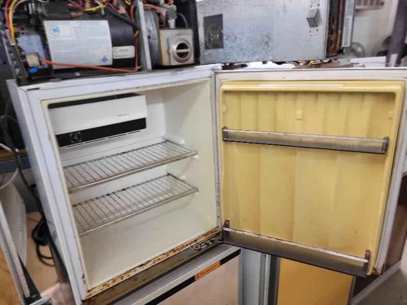 Dometic RM211 RV Fridge Propane and 12v Two Way Boler Tent Trailer Mini