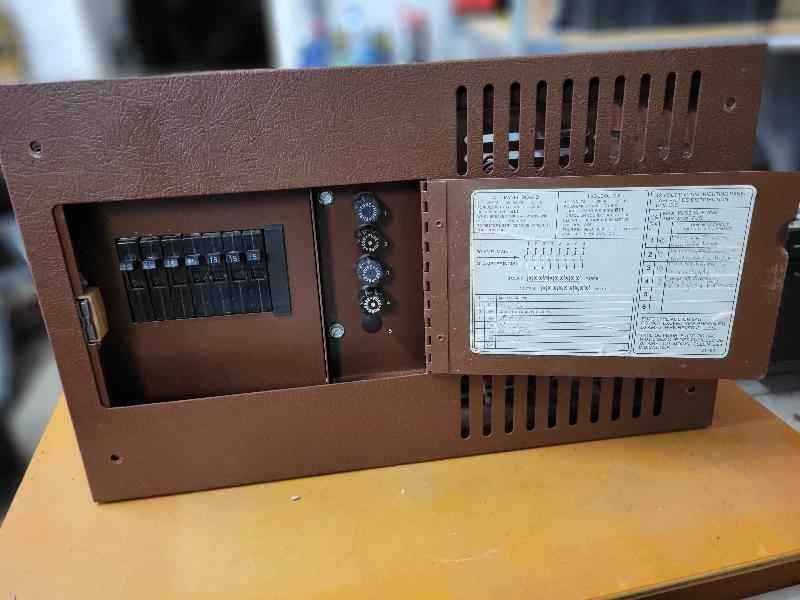 Converter 30 Amp Allonson from Motorhome