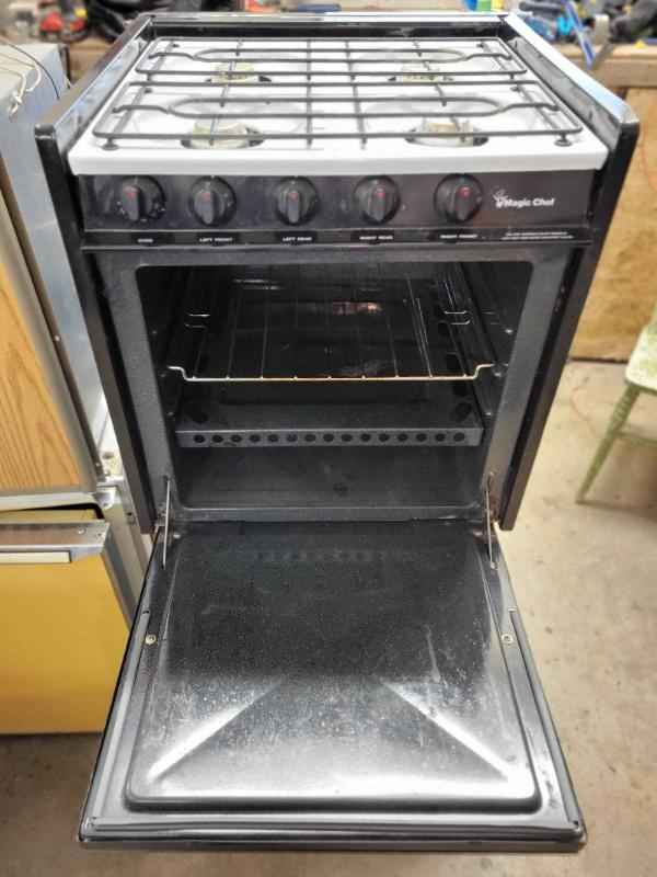 Magic Chef Propane Oven and Stove Four Burner from RV