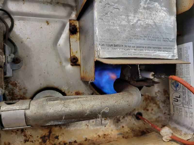 SUBURBAN 6 Gallon Hot Water Heater