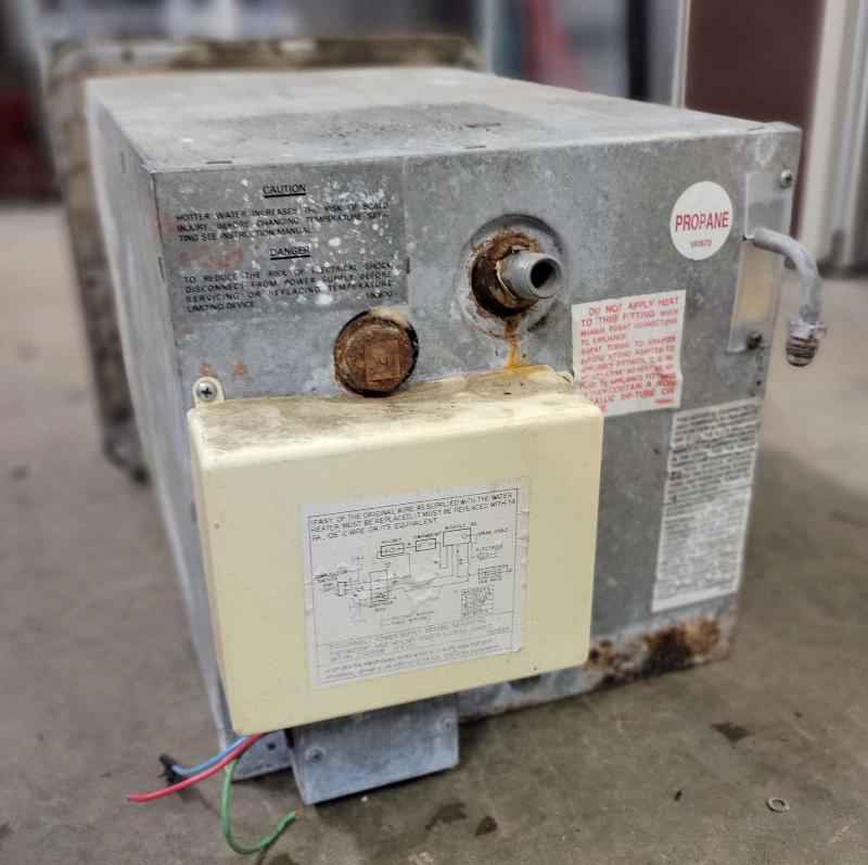 SUBURBAN 6 Gallon Hot Water Heater