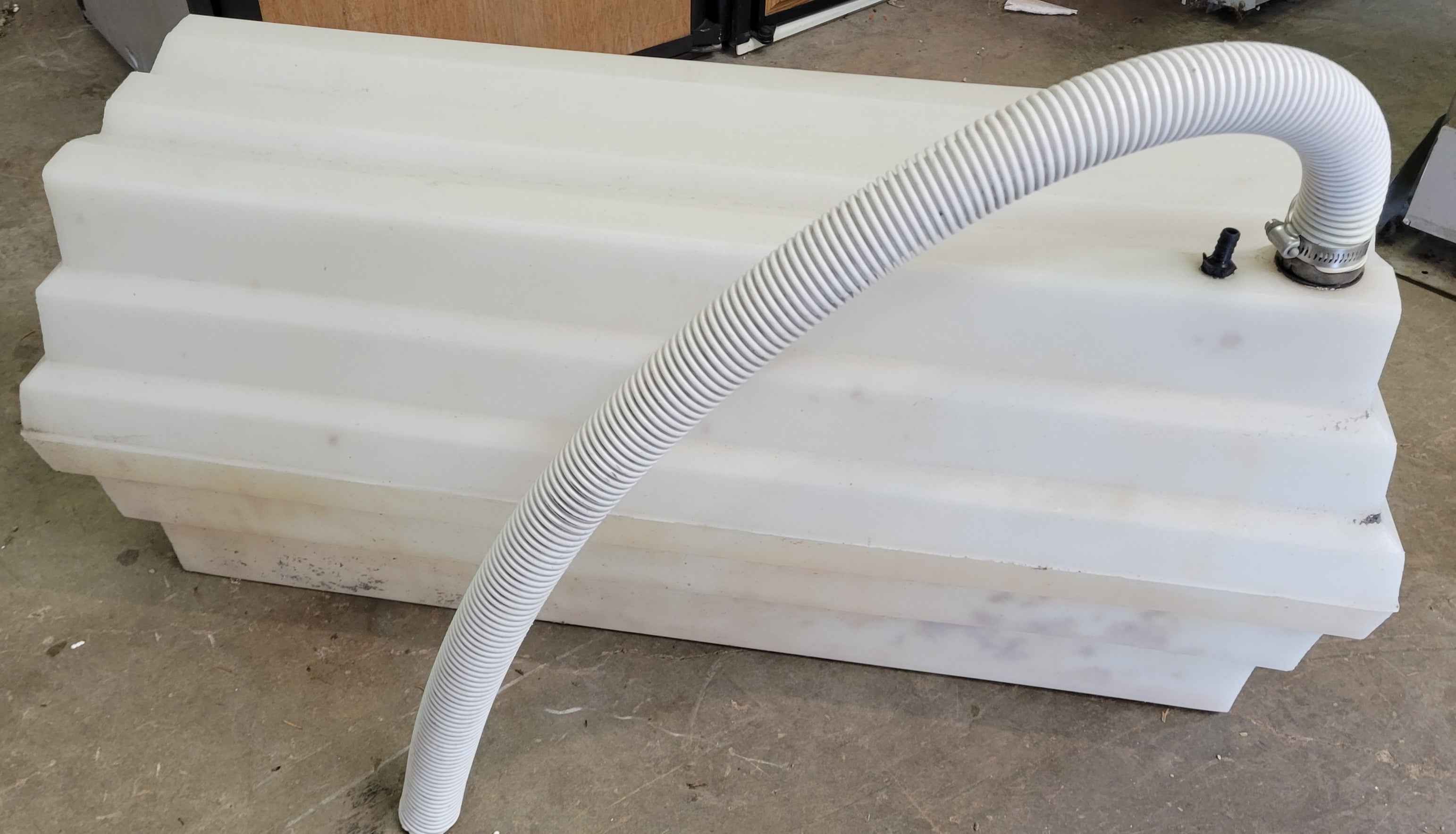 RV Fresh Water Tank 25 Gallons