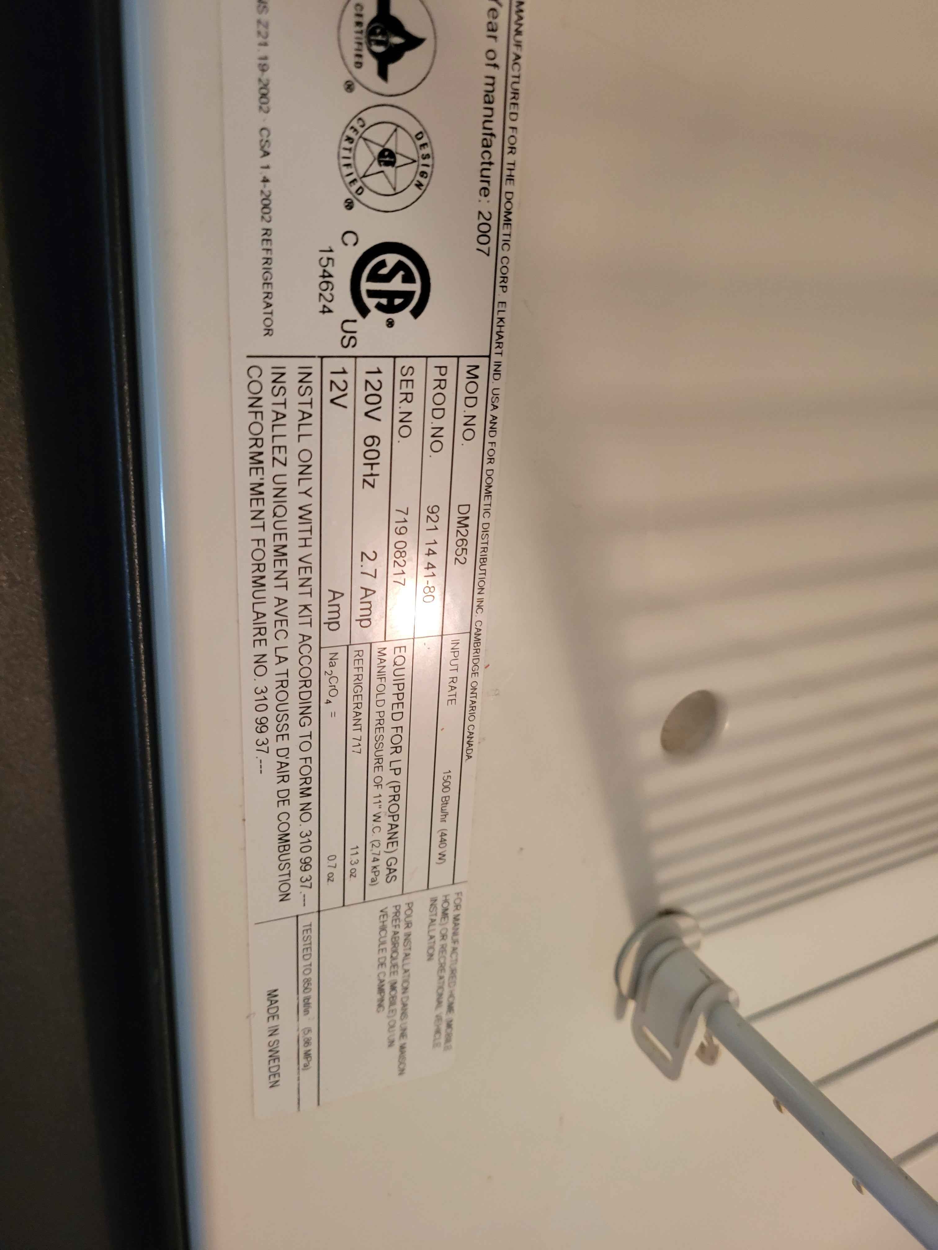 RV Propane and Electric Fridge DM2652 Dometic