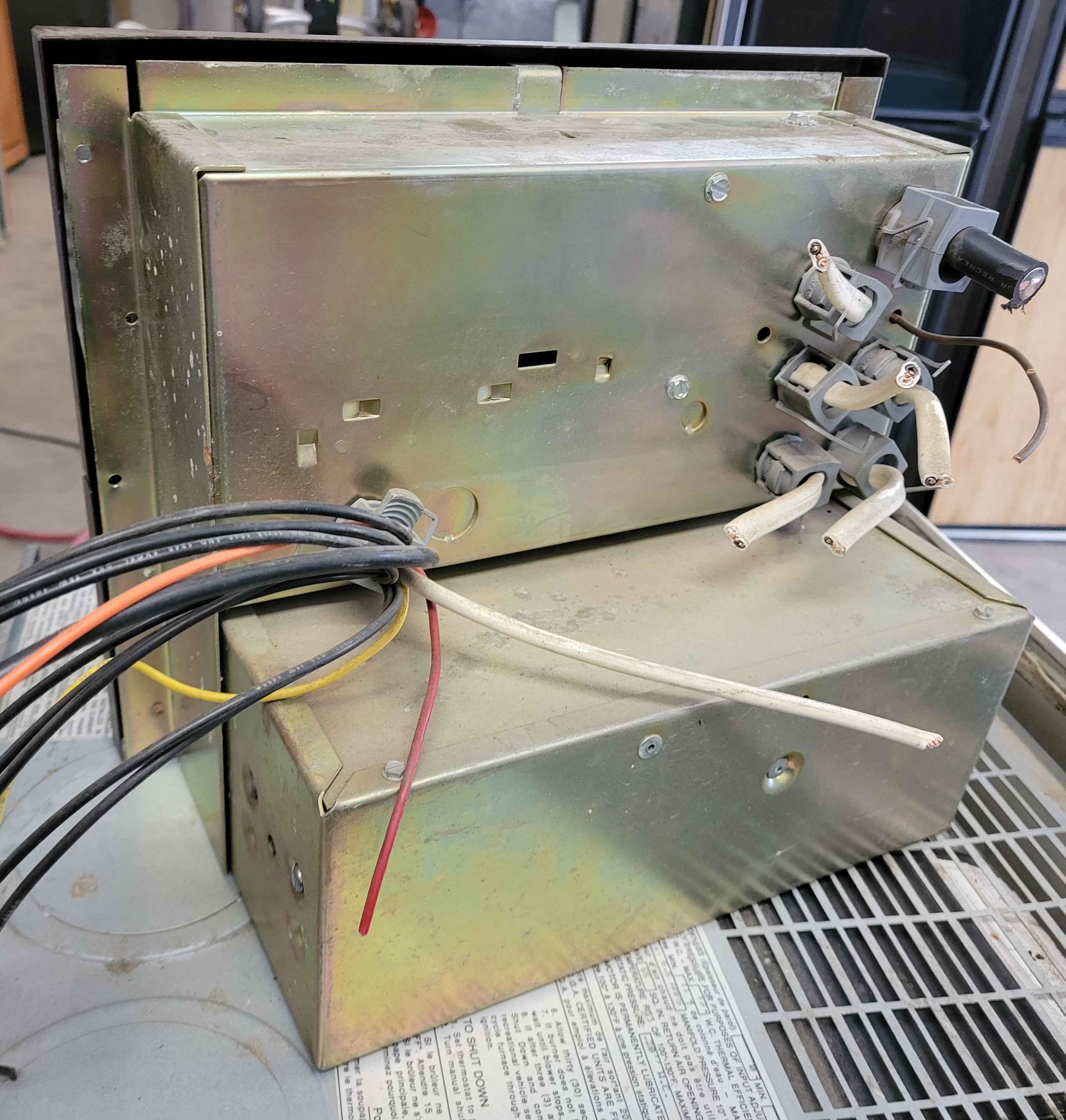 RV Converter 32 Amp Magnetek