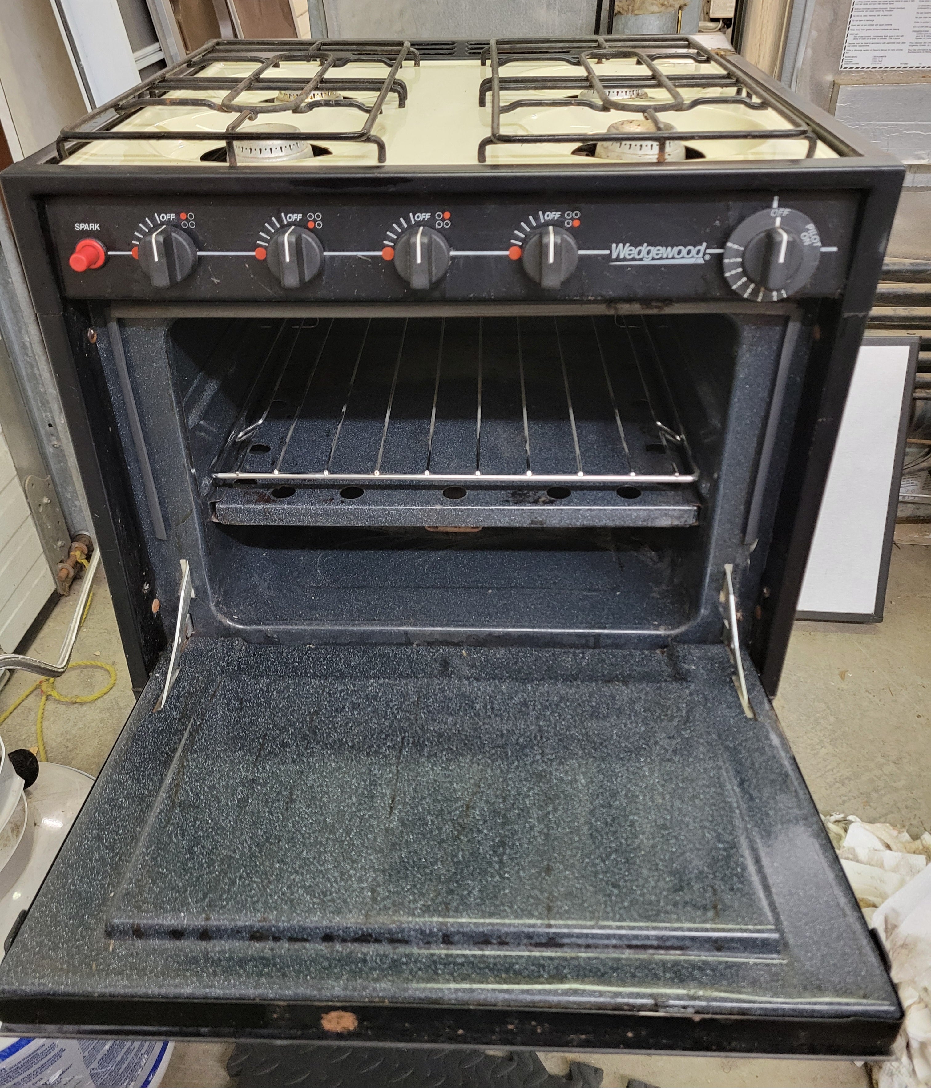 RV RANGE / STOVE 4 Burner Wedgewood Propane