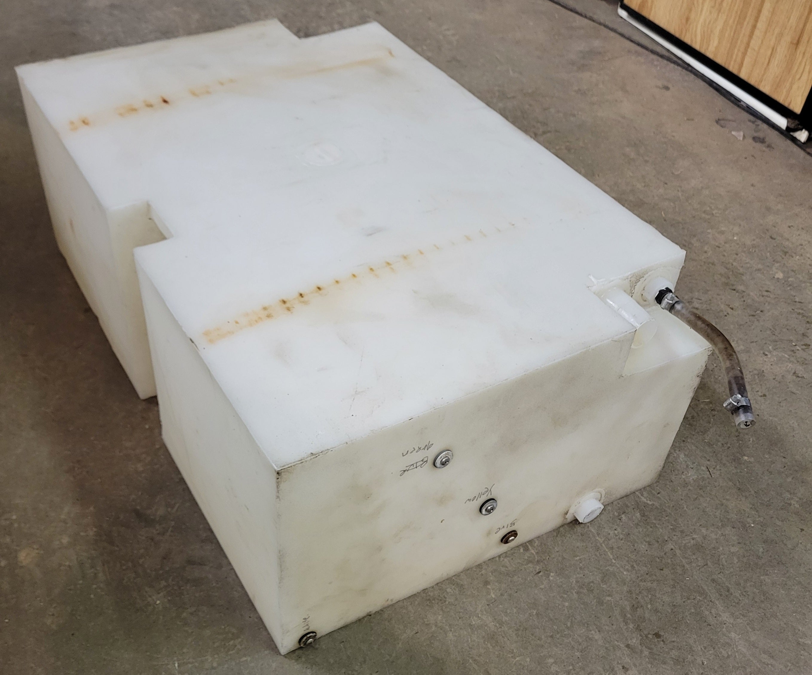 RV Fresh Water Tank 25 Gallon - Used RV Parts
