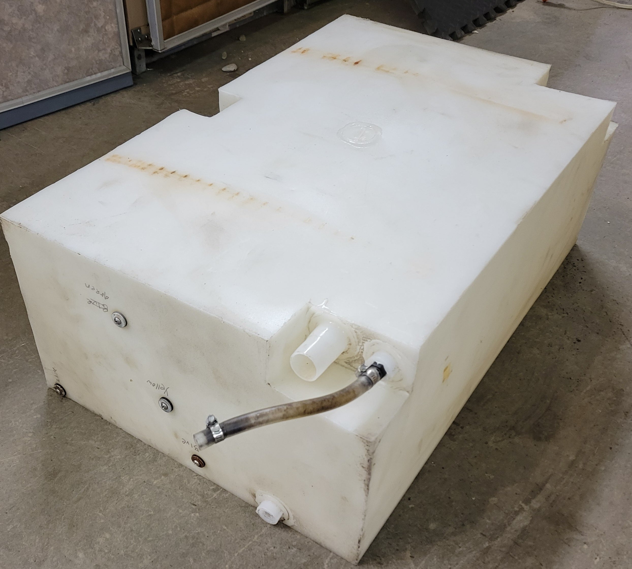 RV Fresh Water Tank 25 Gallon - Used RV Parts