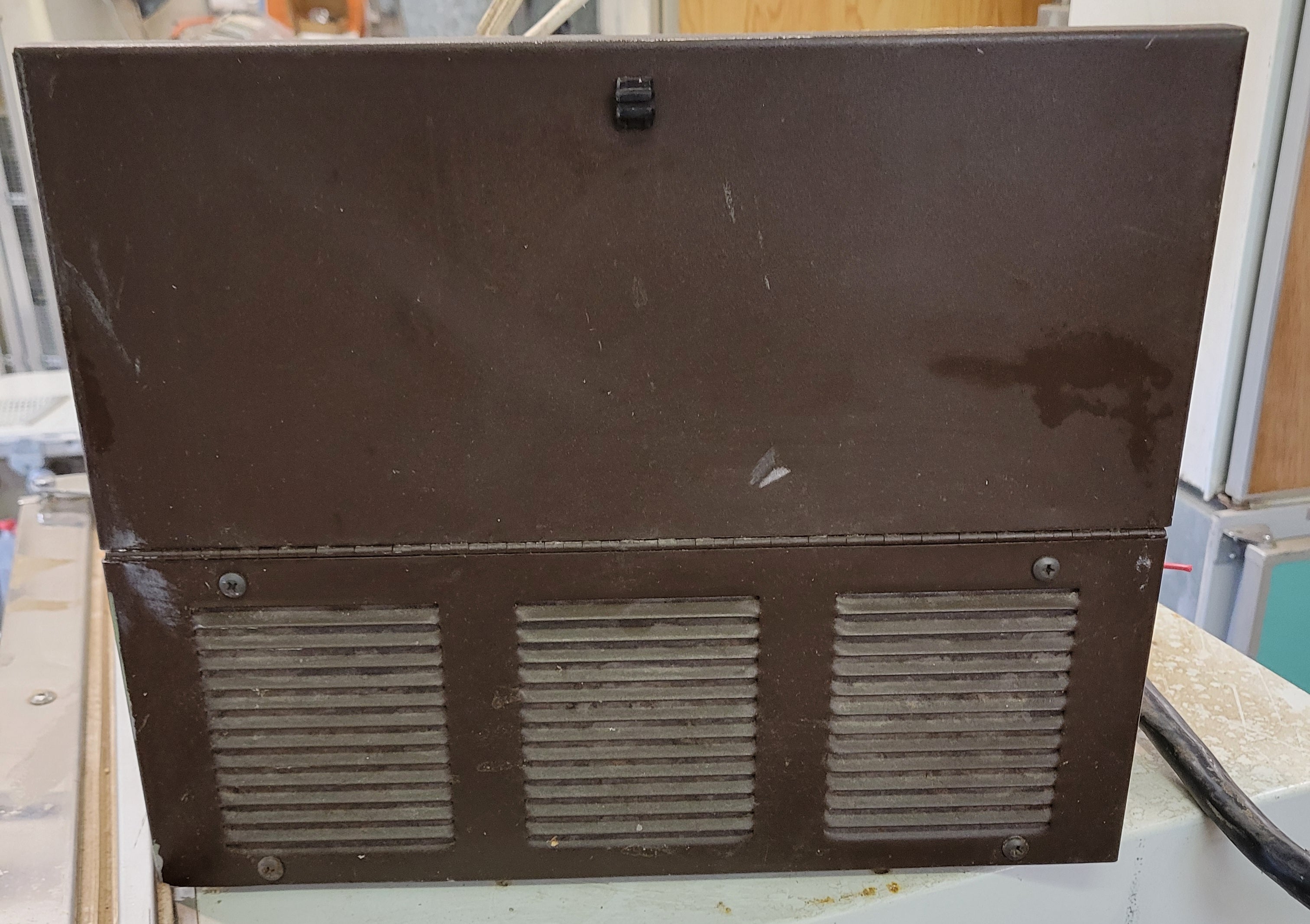 RV Power Converter 32 Amp Magnetek
