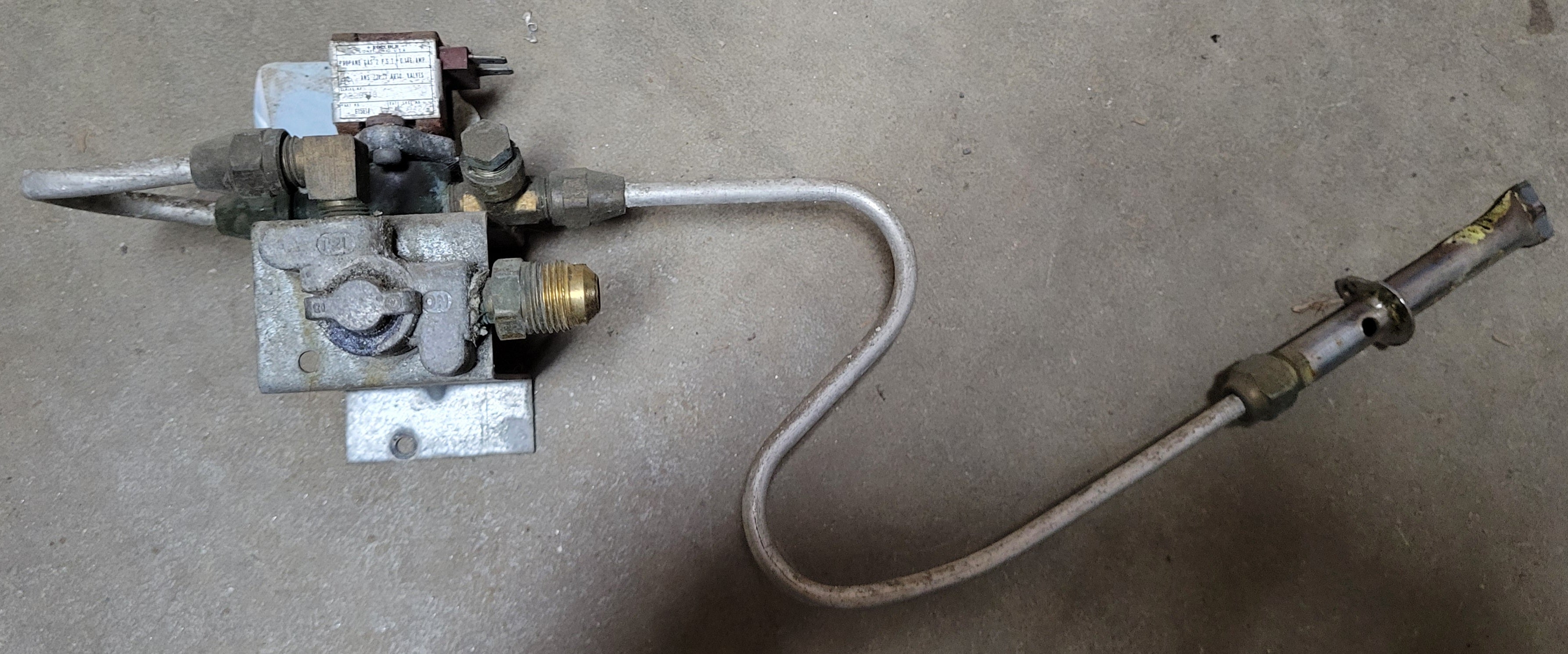 615518 Norcold Refrigerator Gas Valve Assembly and Burner Orific 1200 - Used RV Parts