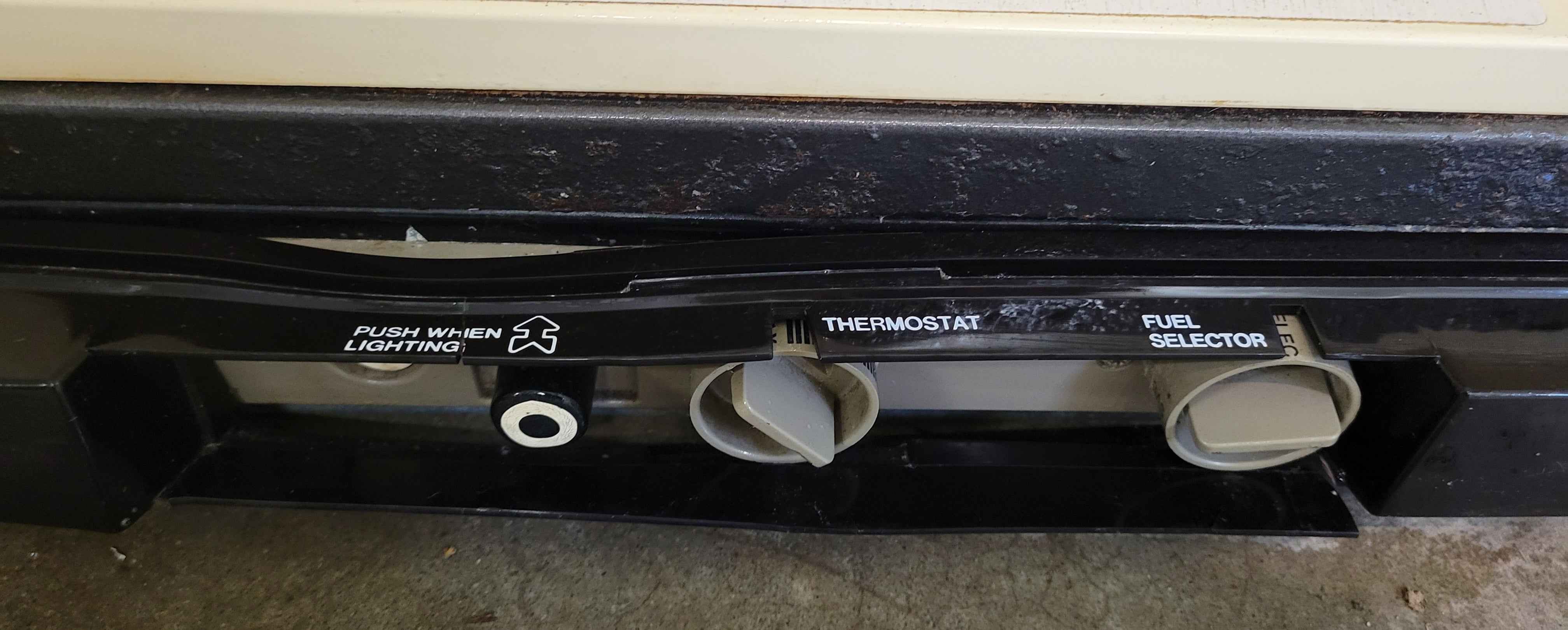 Dometic 3 Way Fridge RM2500 Propane 12v & 110v