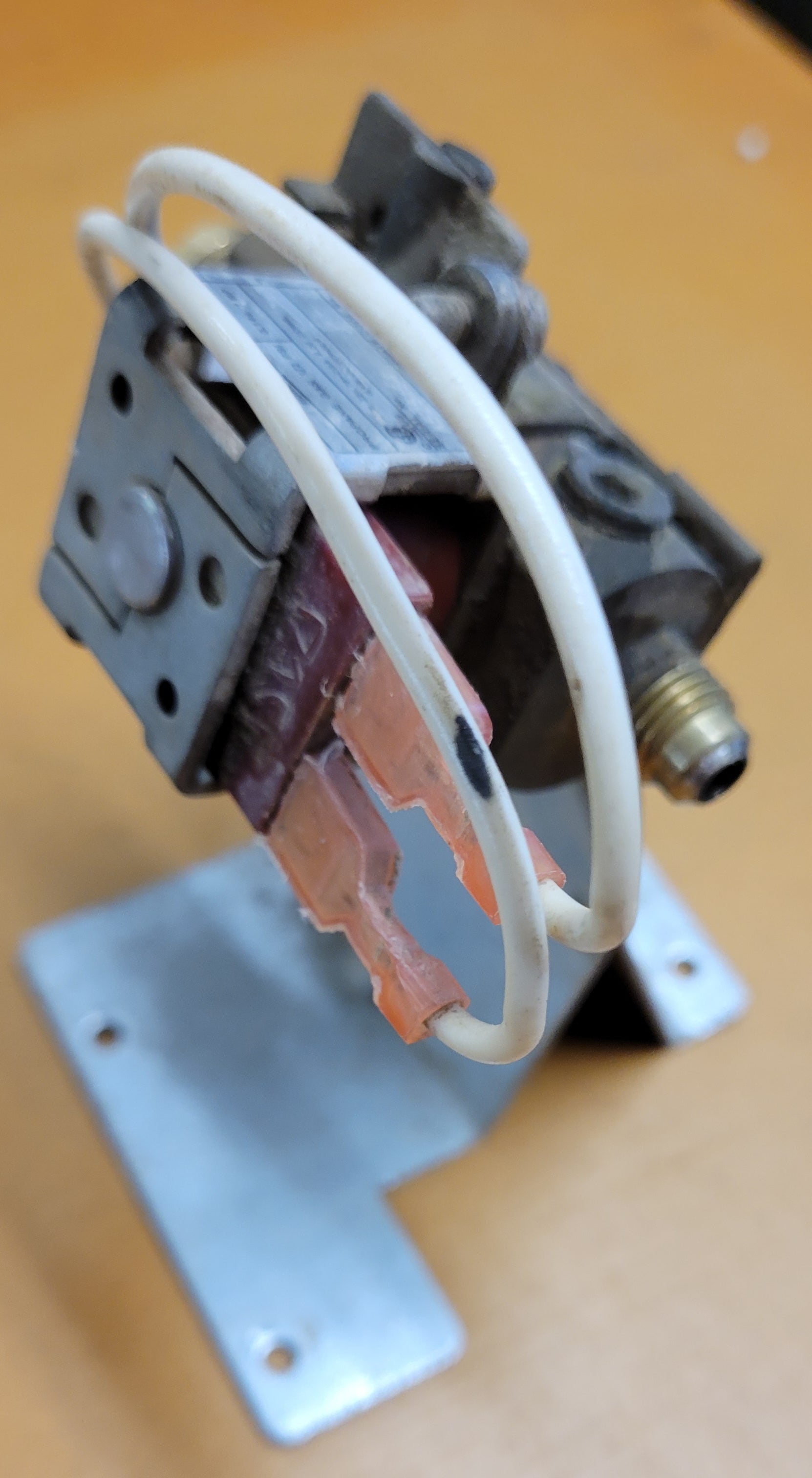 Used Norcold Fridge Gas Valve 621329 – Tested, Fits Various Models - Used RV Parts