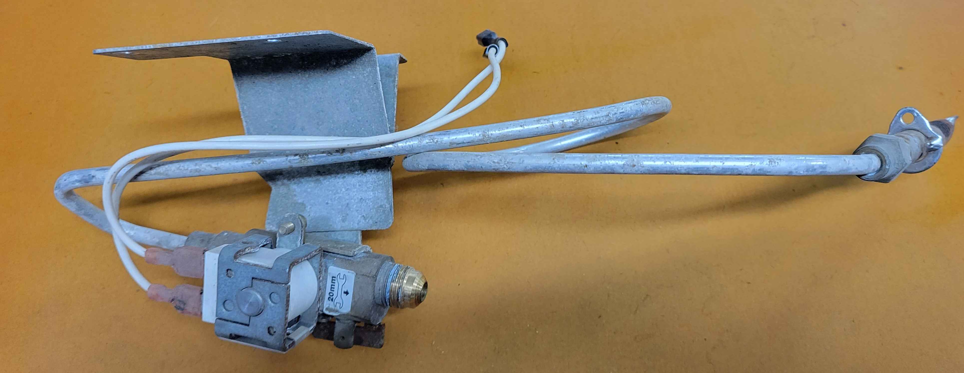 Norcold 621329 Gas Valve Burner Assembly