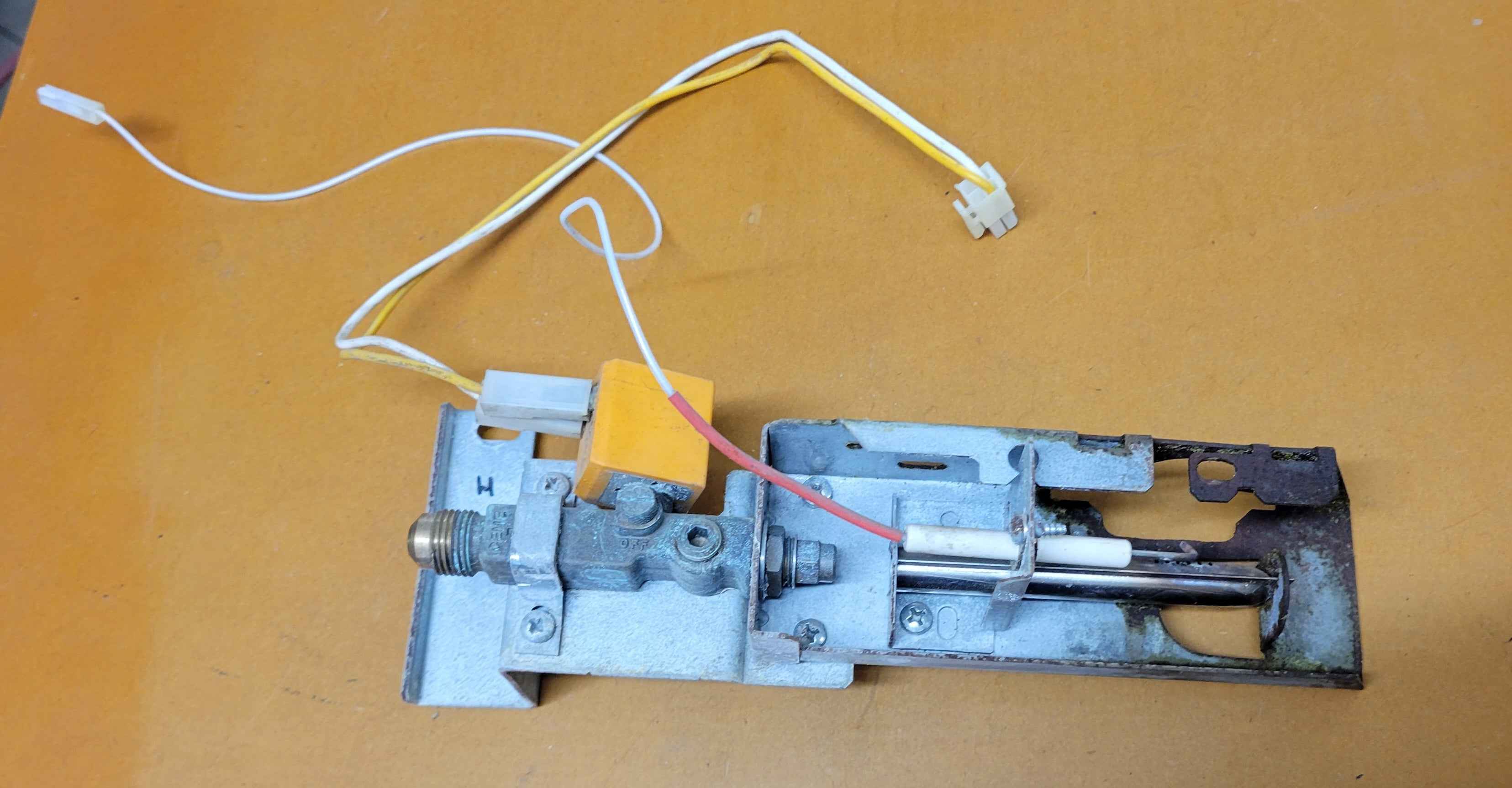 Used Dometic Fridge Gas Valve 5588/A Burner Assembly