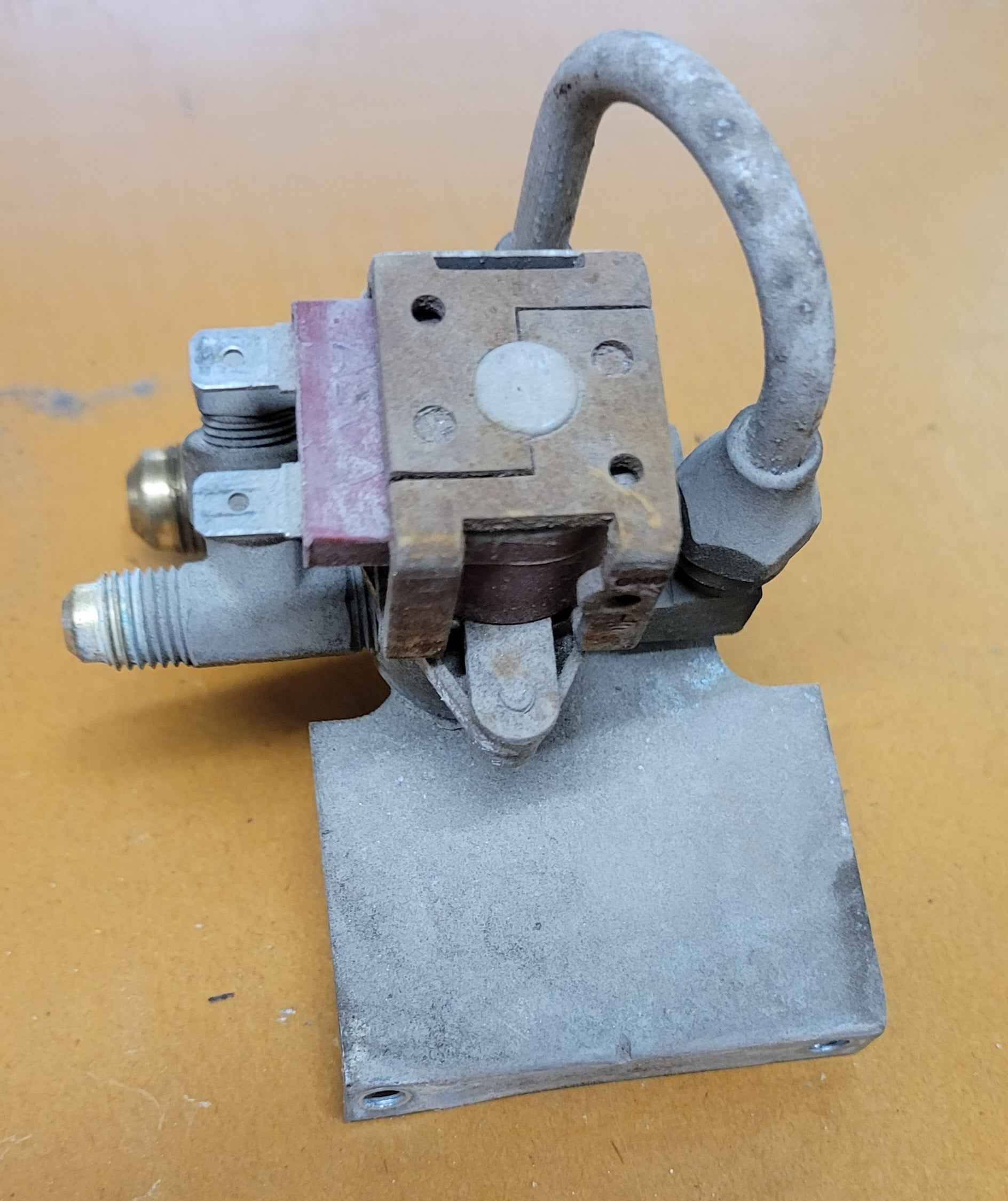 Norcold 615518 Gas Valve | Fits N6, N8, 1200, 1210, N1095, 2117, 2118