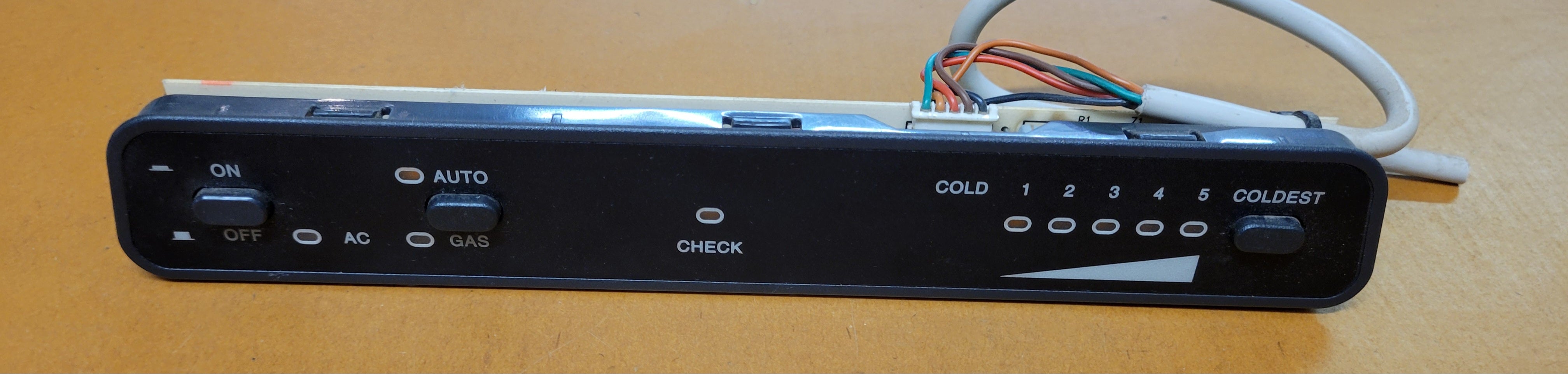 2932884.05 Placa de control de cejas Dometic para refrigerador de RV