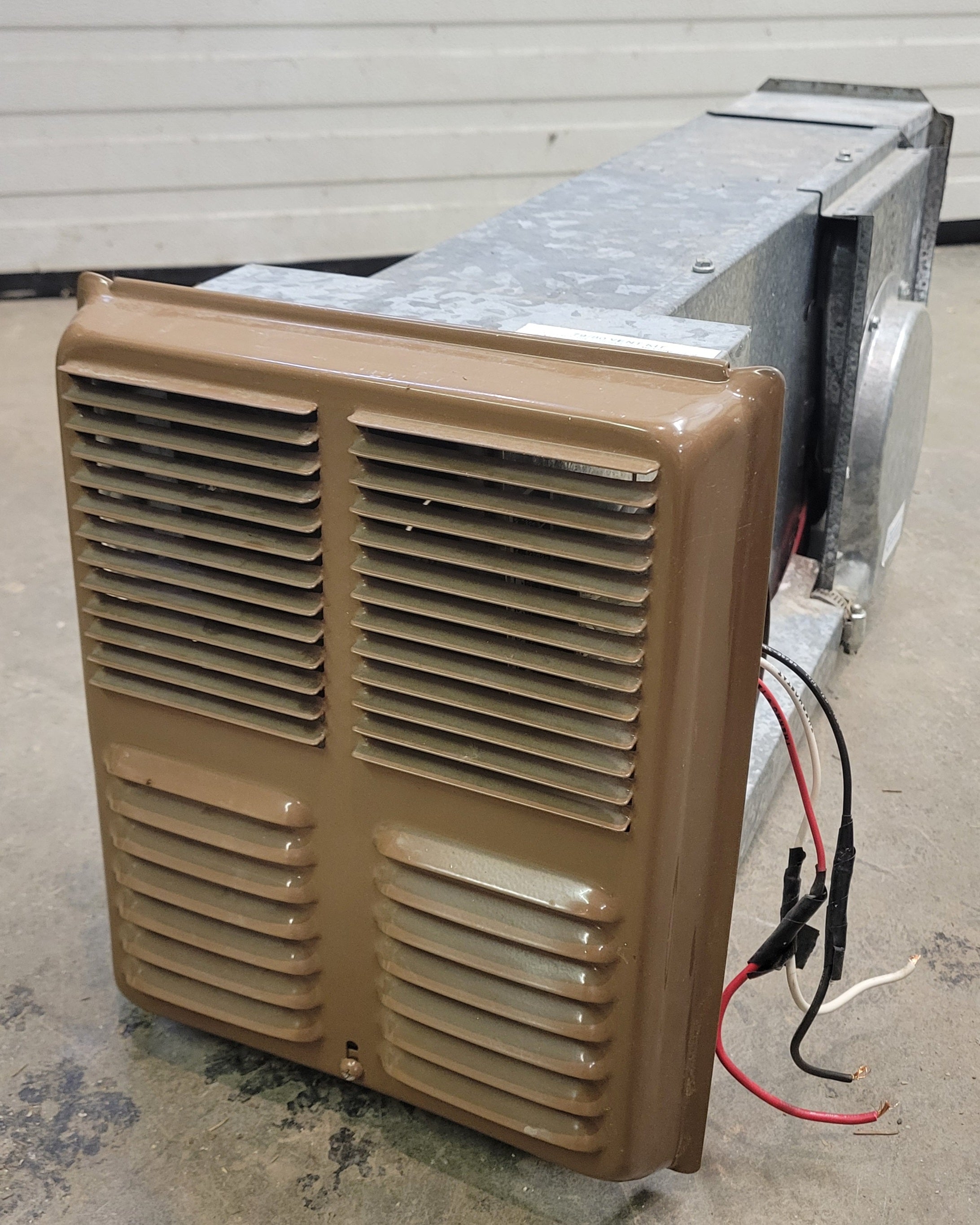 Horno de propano Hydroflame FA-7916 para vehículos recreativos (16 000 BTU)