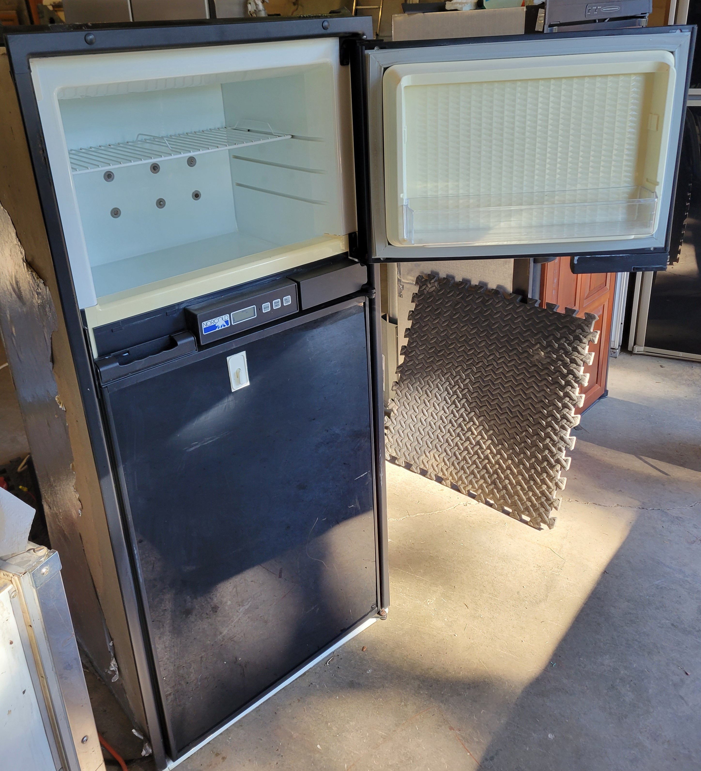 Norcold 962 Propane RV Fridge 6 Cubic