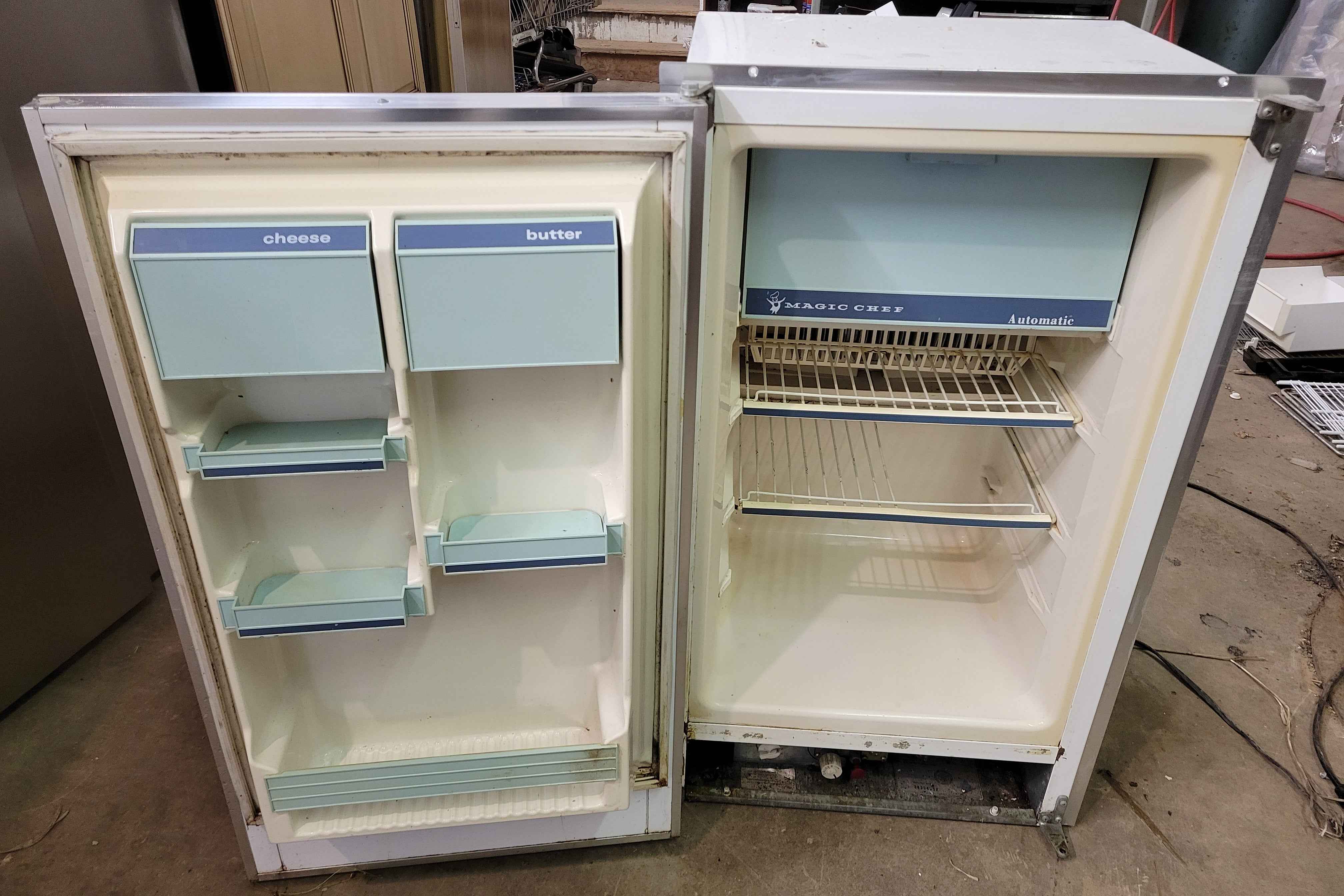 Magic Chef 41A RV Fridge – Propane and 110V Electric