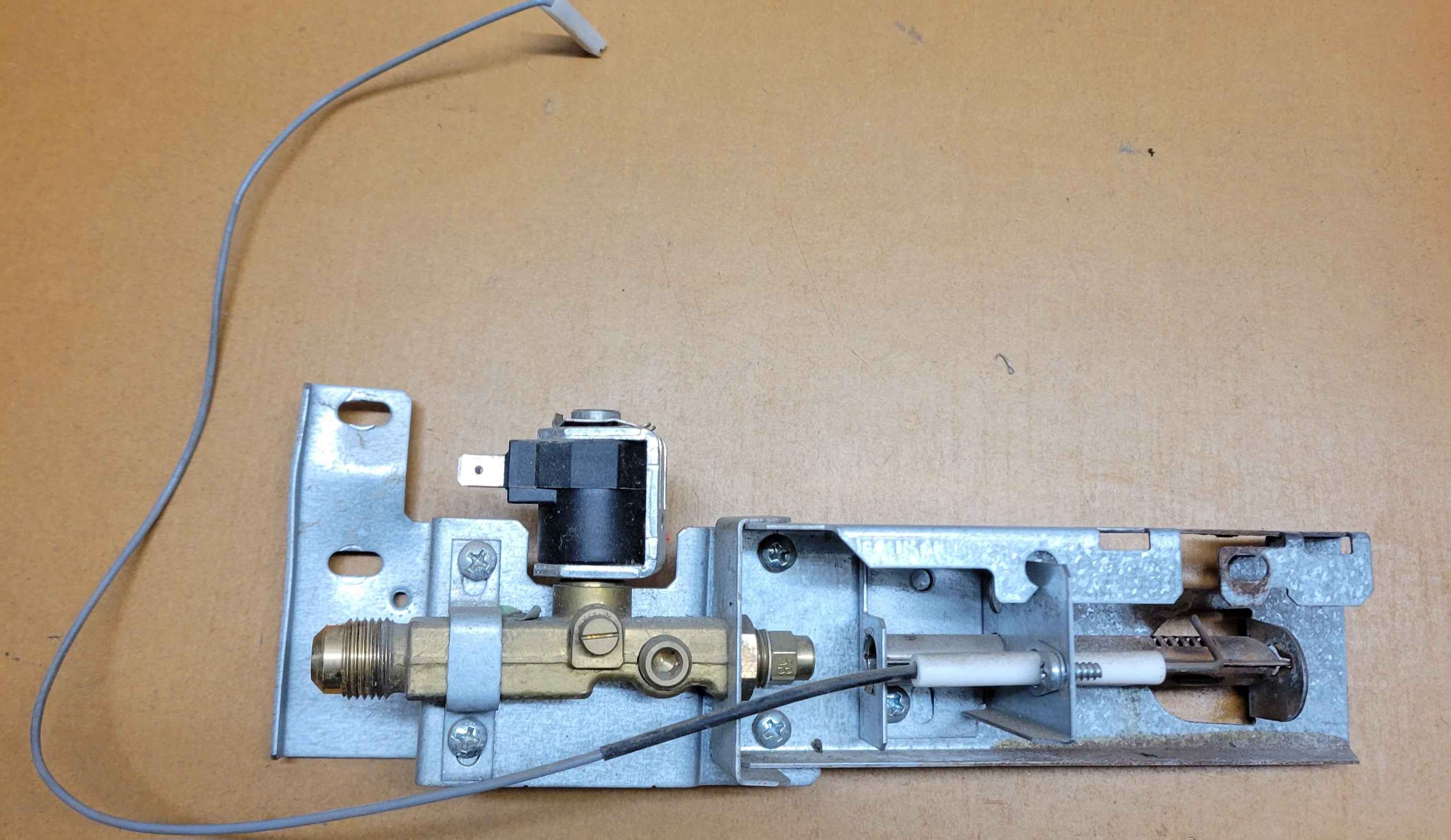 Dometic RM3762 Gas Valve Assembly – 2932615012