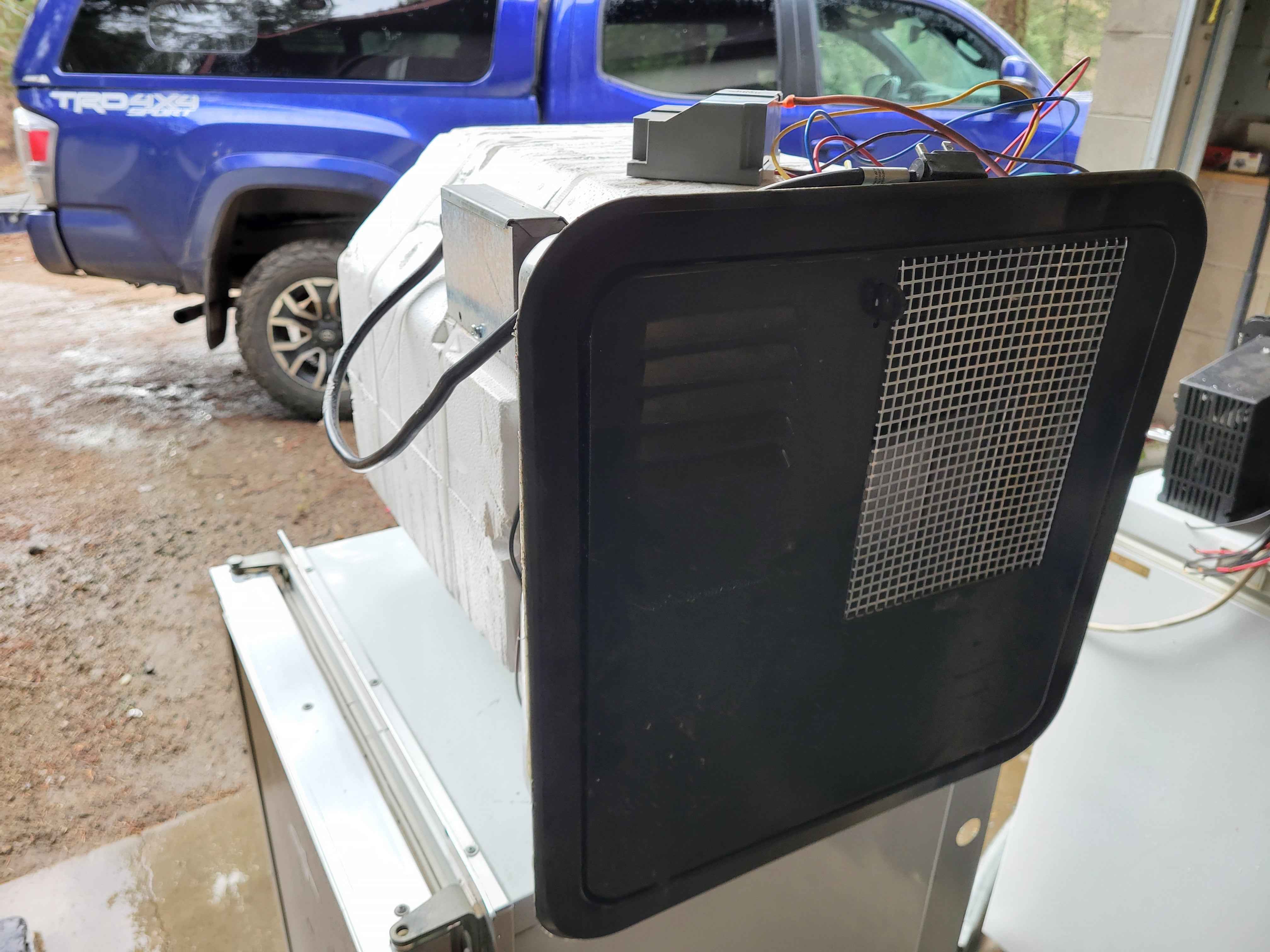 Suburban 10 Gallon RV Hot Water Heater SW10DE – Propane and Electric