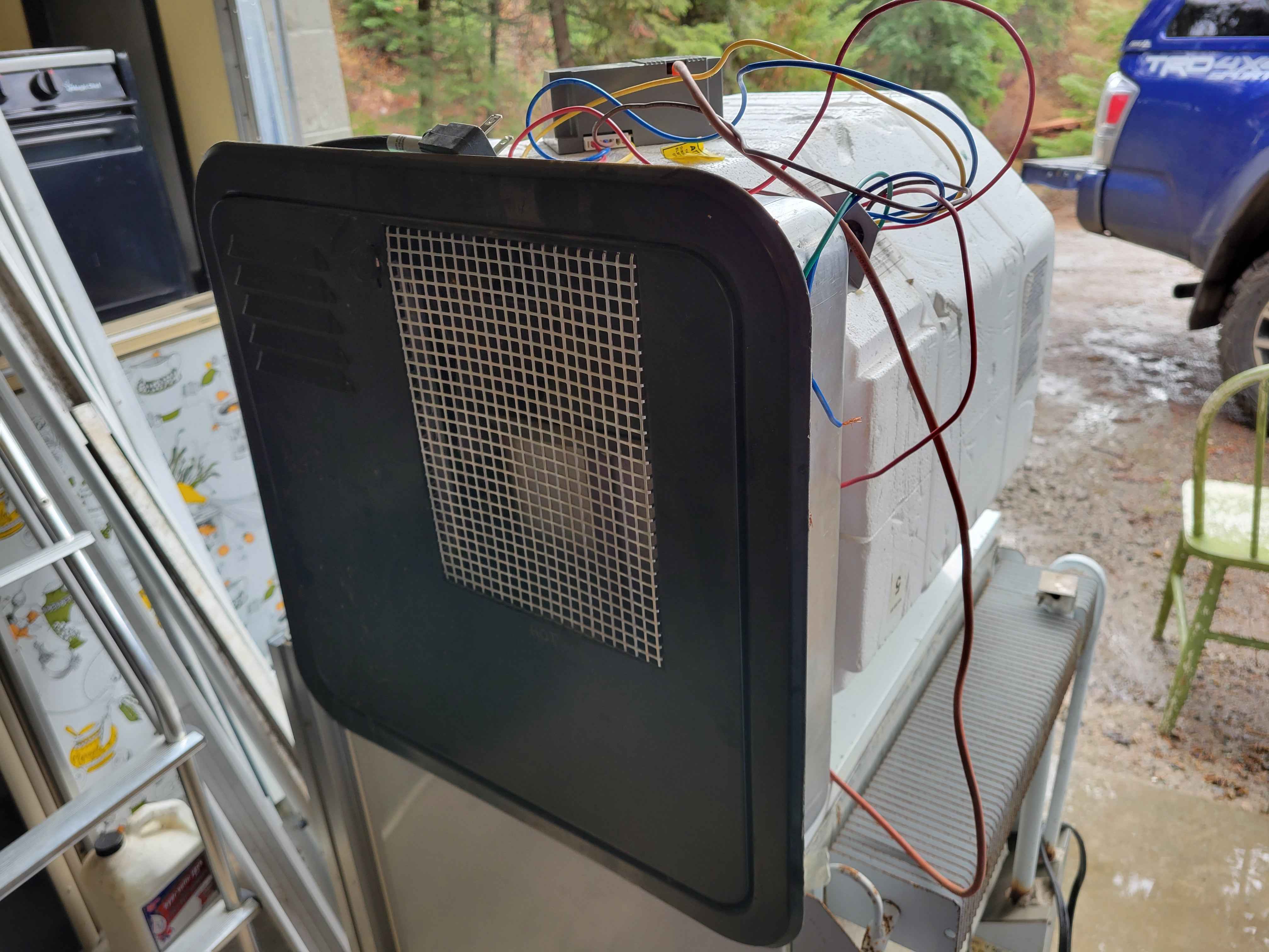 Suburban 10 Gallon RV Hot Water Heater SW10DE – Propane and Electric