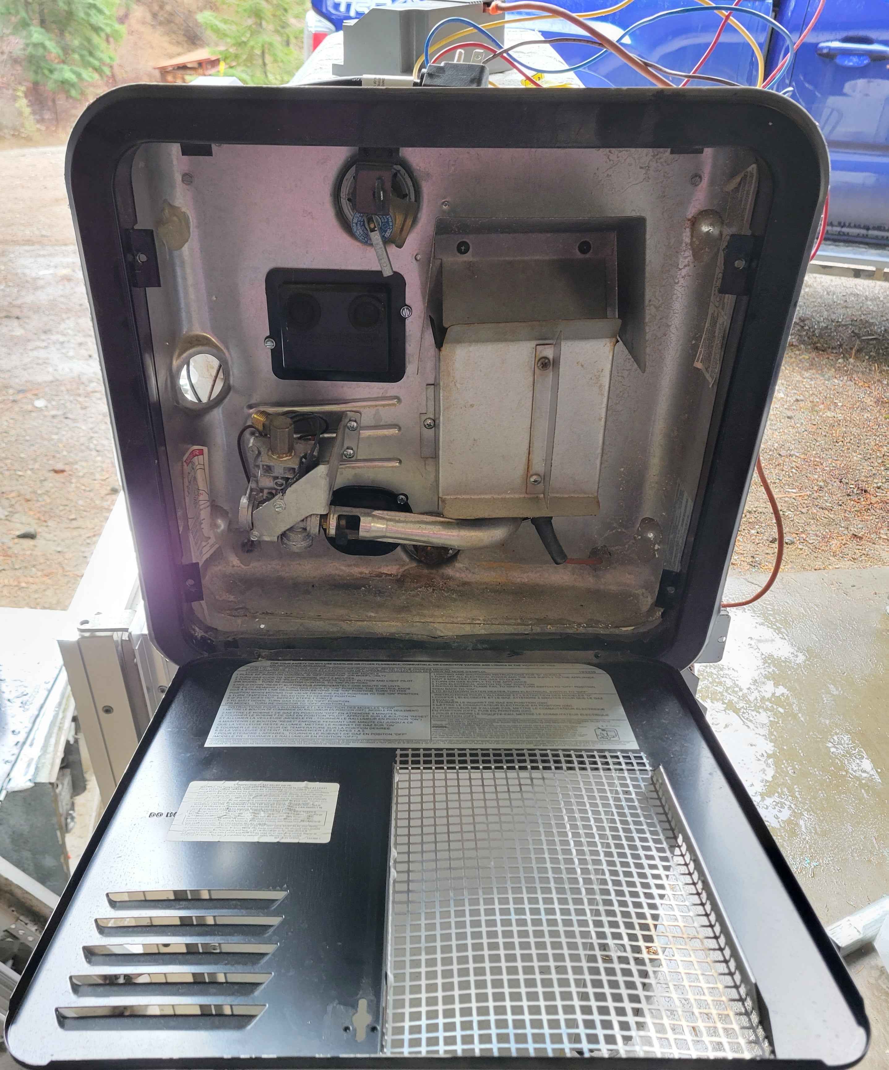 Suburban 12 Gallon RV Hot Water Heater SW12DE – Propane and Electric