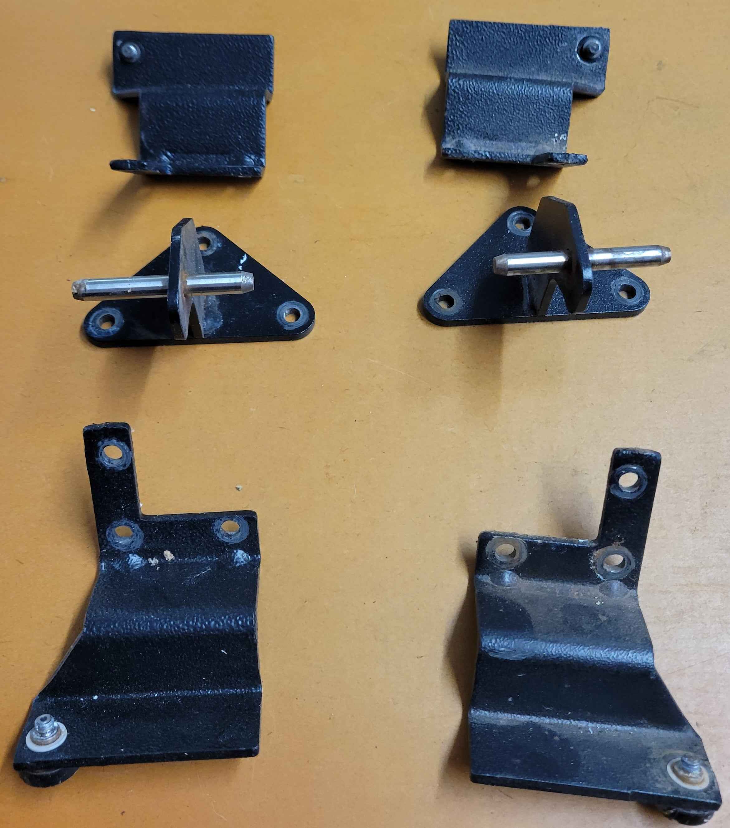 Norcold 1200 / 1201 Fridge Hinge Kit – 618798, 627684, 618796