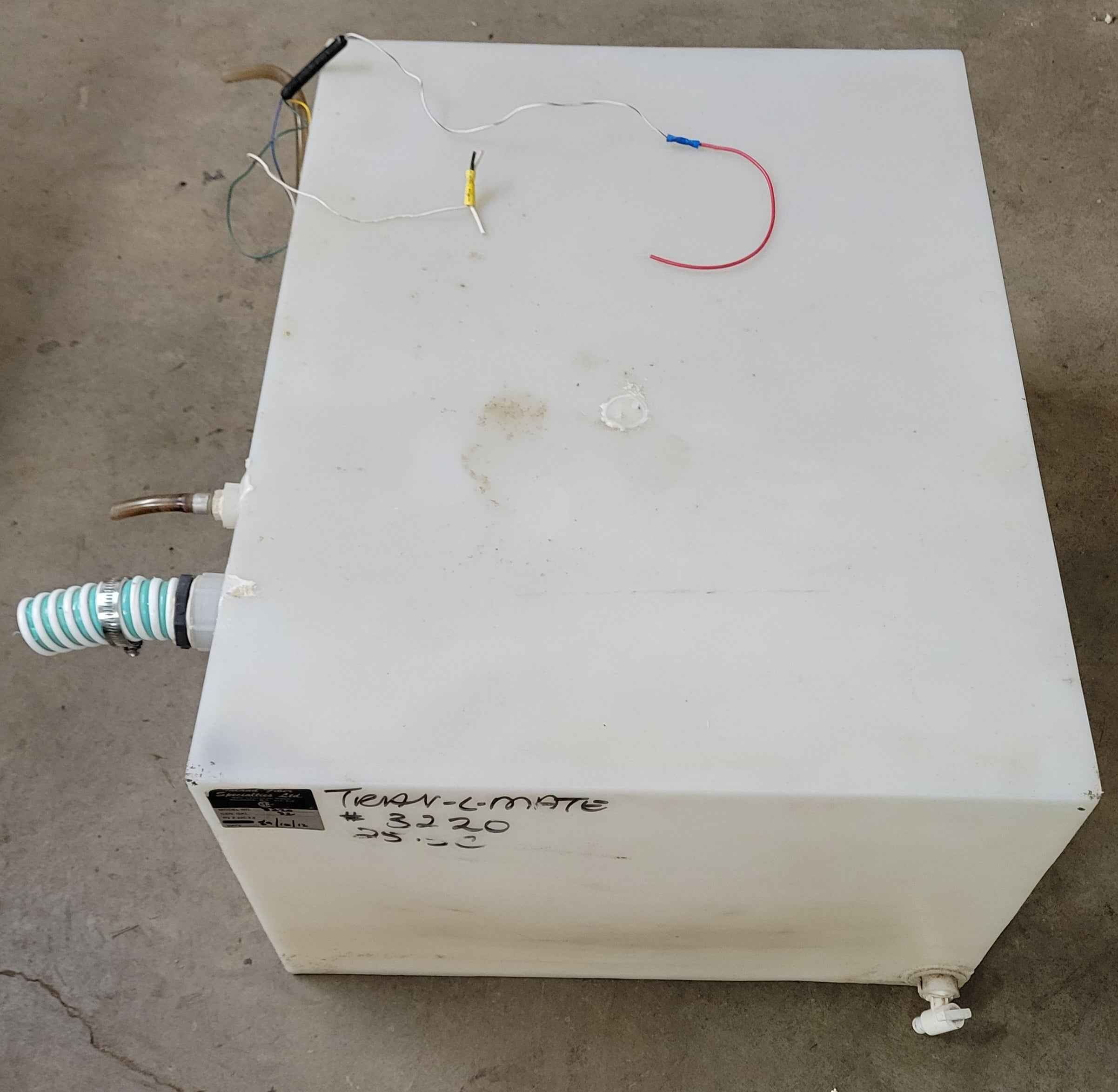 32 Gallon RV Fresh Water Holding Tank – Used | 27" x 21" x 14"