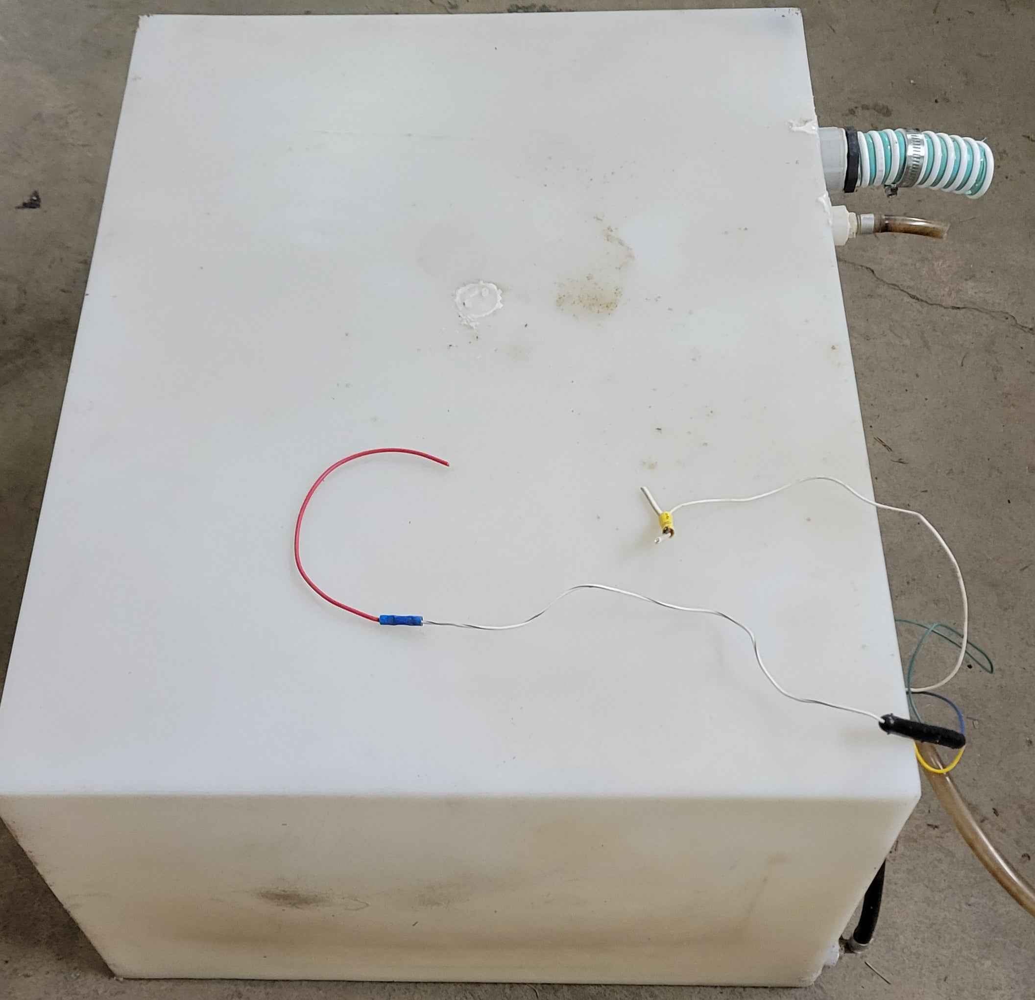 32 Gallon RV Fresh Water Holding Tank – Used | 27" x 21" x 14"