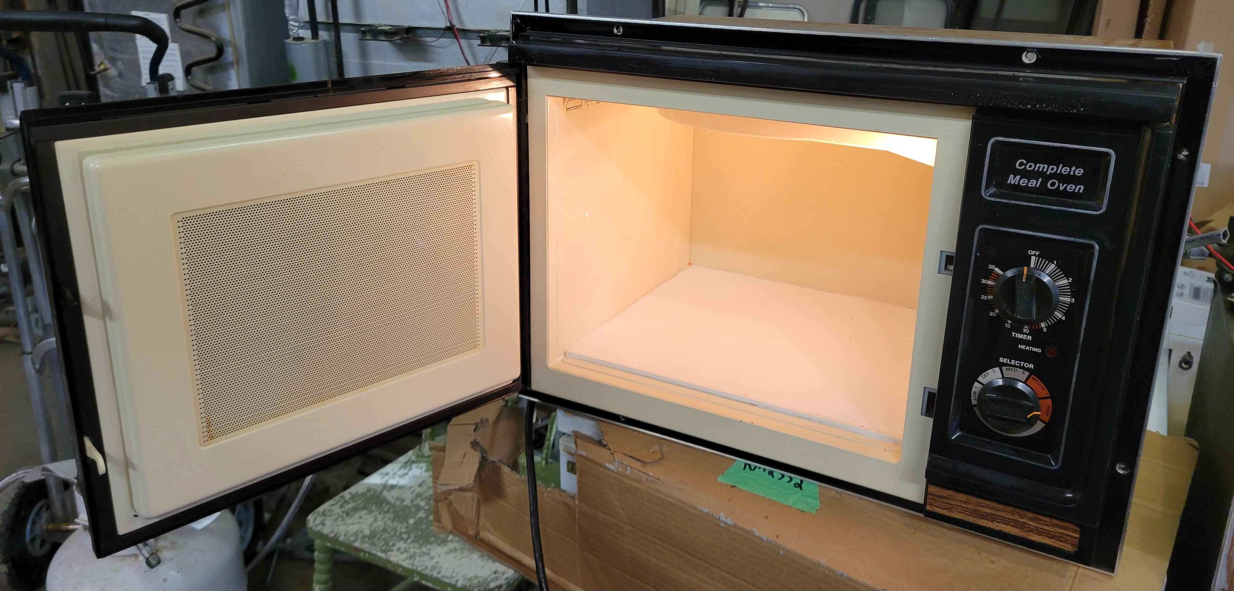 Magic Chef RV Microwave – 110V Built-In with Mounting Trim