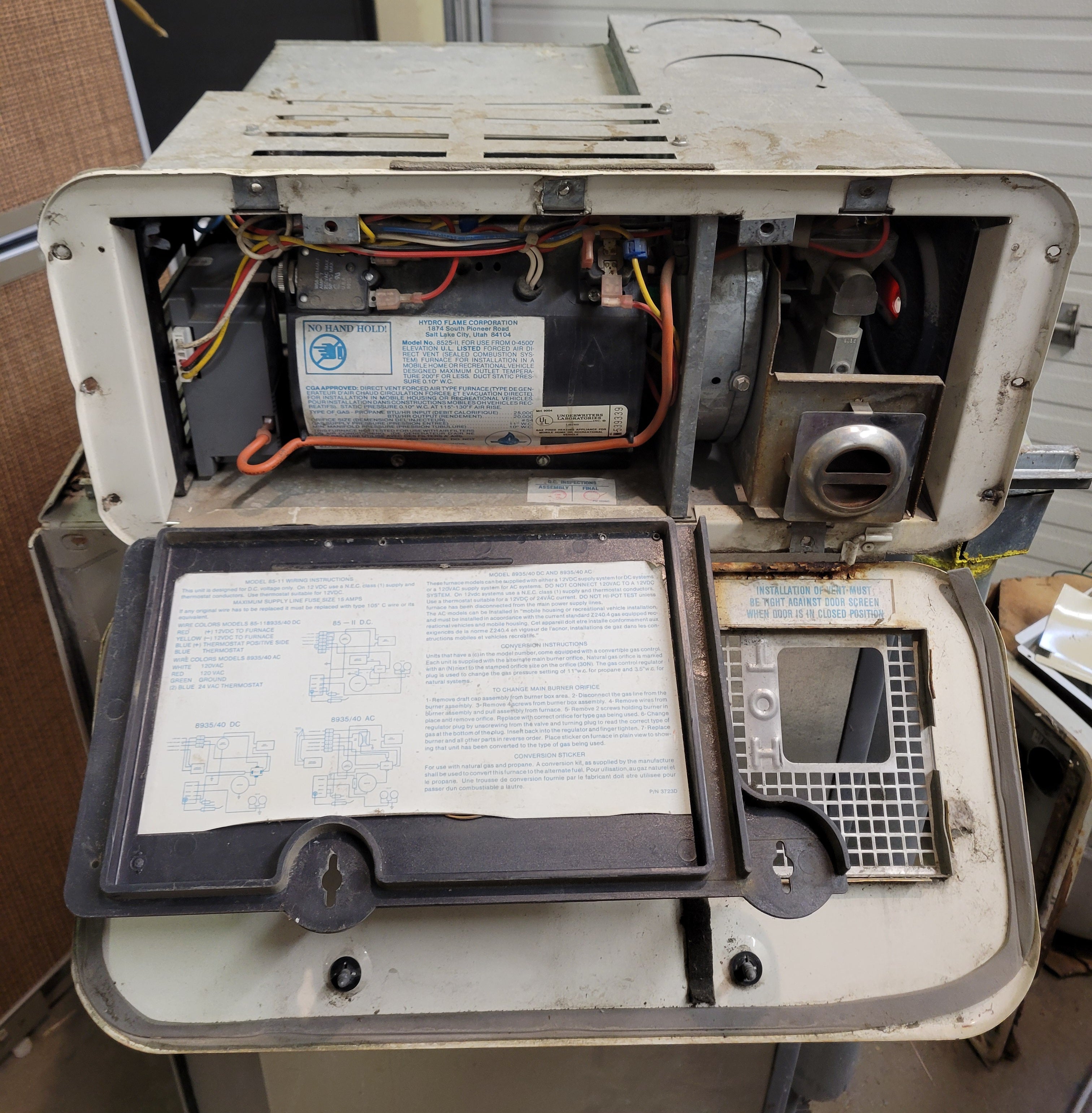 Hydroflame 25000 BTU 8525-II Forced Air Furnace