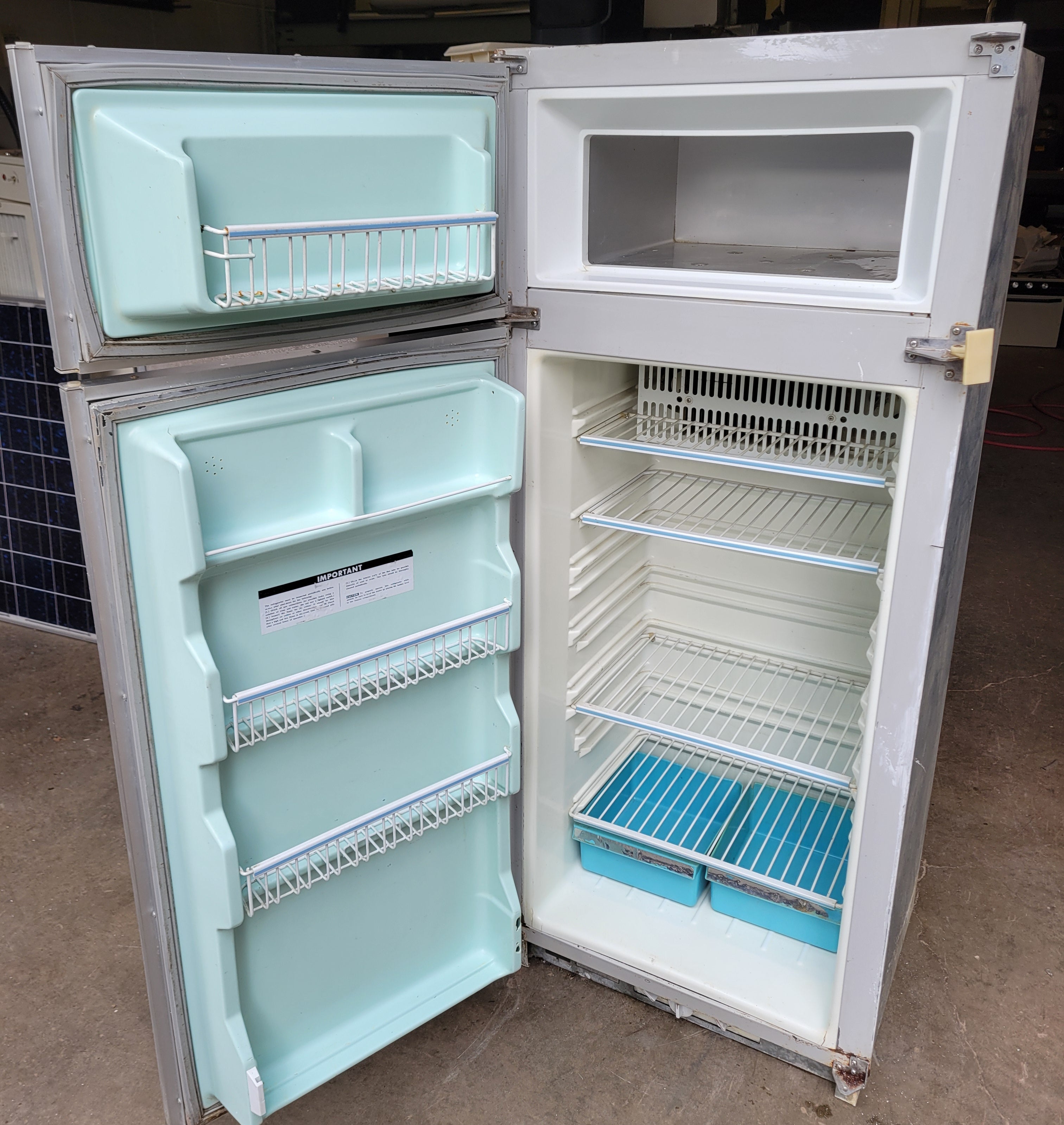 Tedco RV Propane Electric Refrigerator – 2-Way RV Fridge LP Gas / 120v