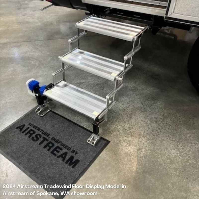 Torklift GlowStep Revolution – A8073 – 3-Step Aluminum Entry Step for Airstream