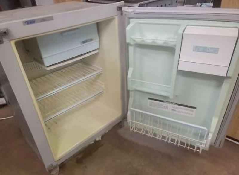 THREE WAY RV Fridge Propane 12v and 110v Tedco