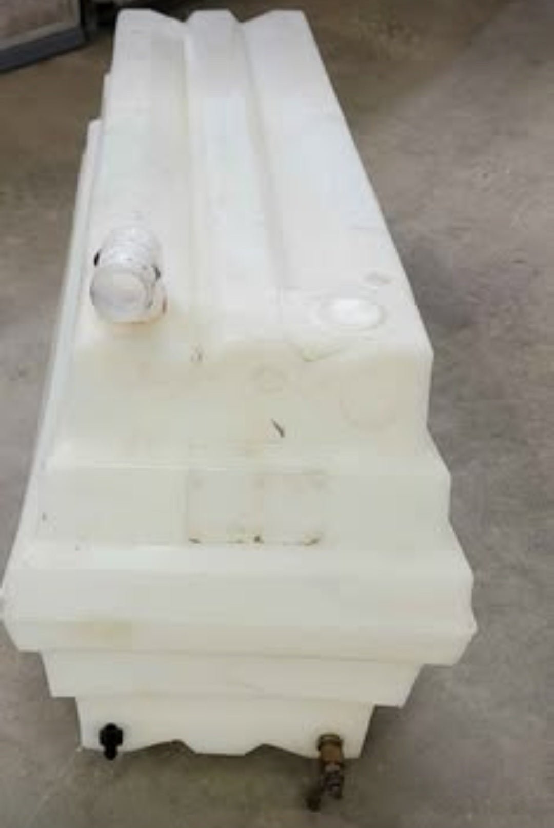 RV Fresh Water Tank 17.5 Gallons - Used RV Parts