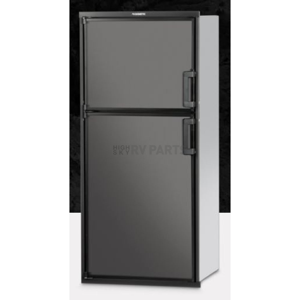 Dometic Americana II DM2672LB1 6 pies cúbicos. Pie. Refrigerador para vehículos recreativos: propano y eléctrico de 2 vías