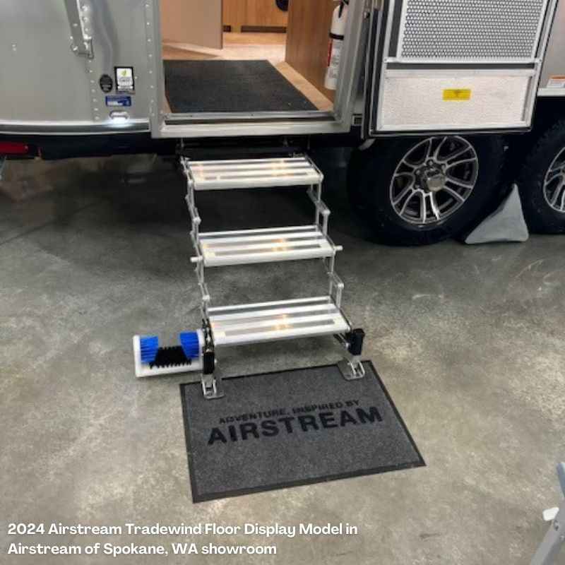 Torklift GlowStep Revolution – A8073 – 3-Step Aluminum Entry Step for Airstream