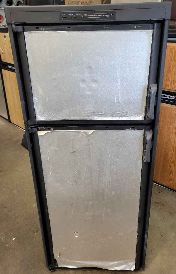 Dometic Rm2852 NEW Dometic Propane and Electric RV Fridge DM2852