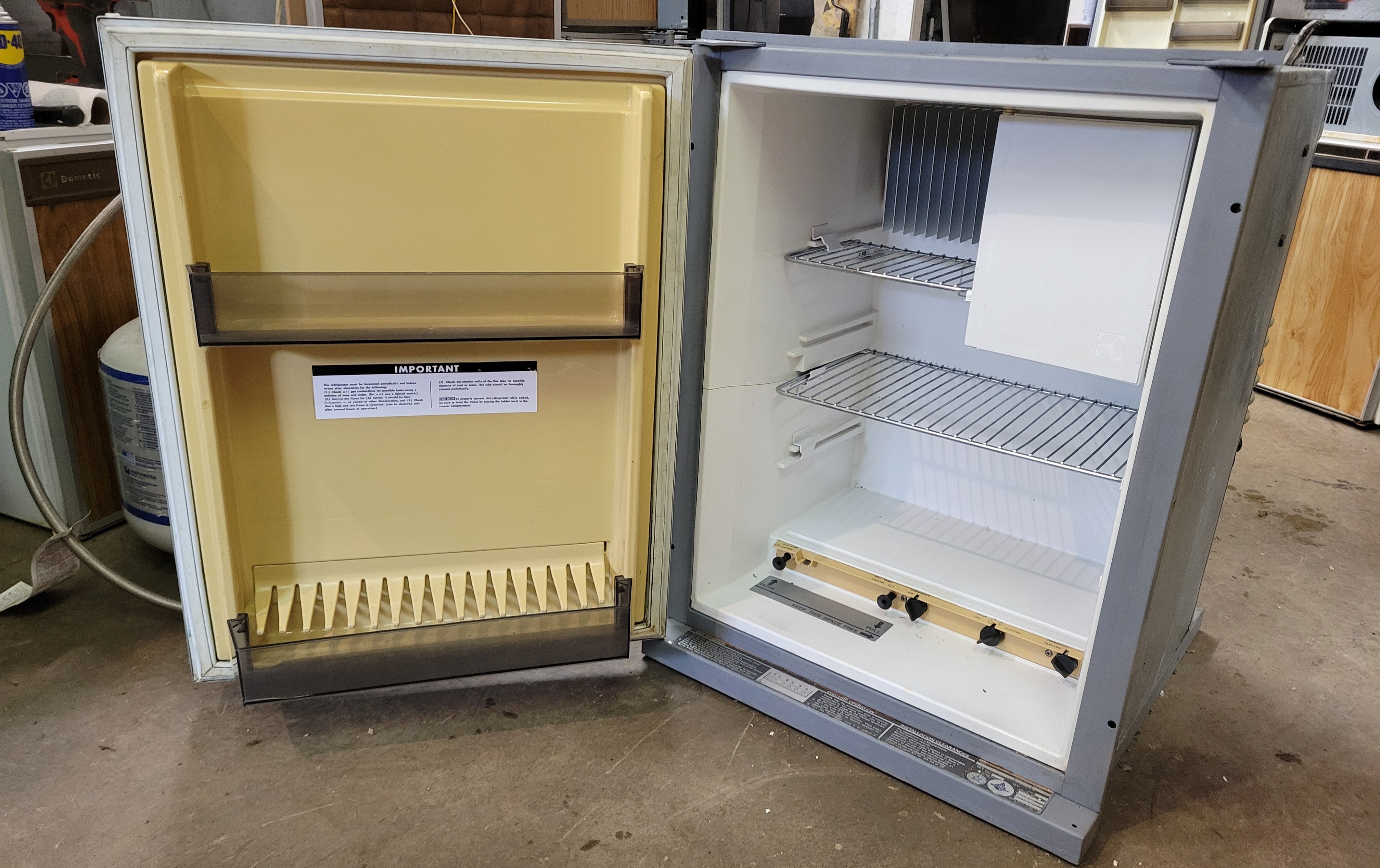 Réfrigérateur Dometic RV au propane et électrique RM36E