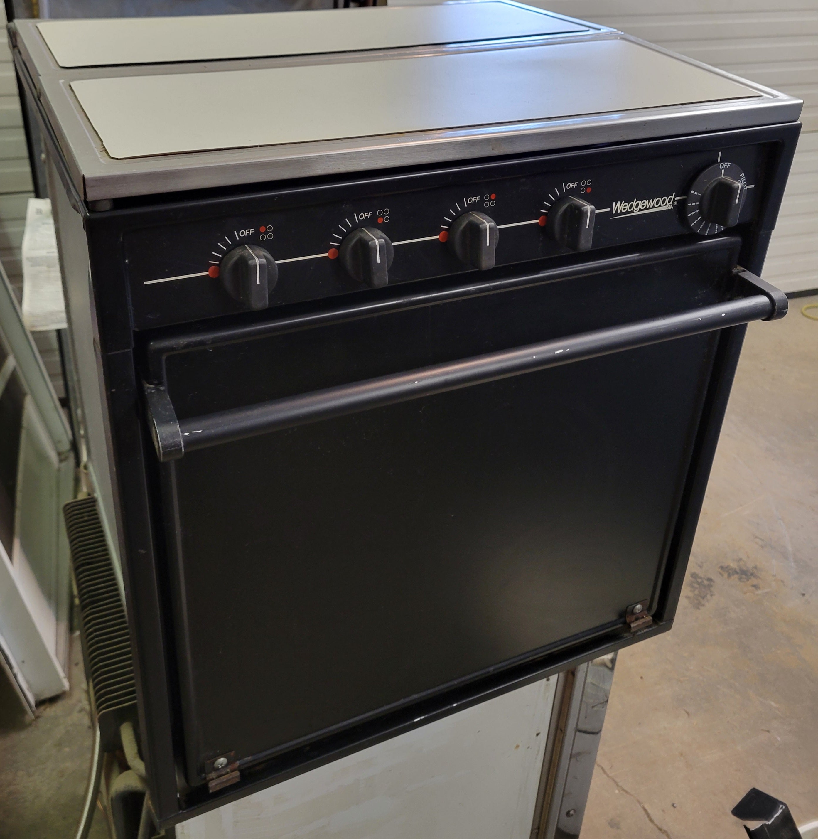Cuisinière et four pour camping-car Wedgewood à quatre brûleurs au propane
