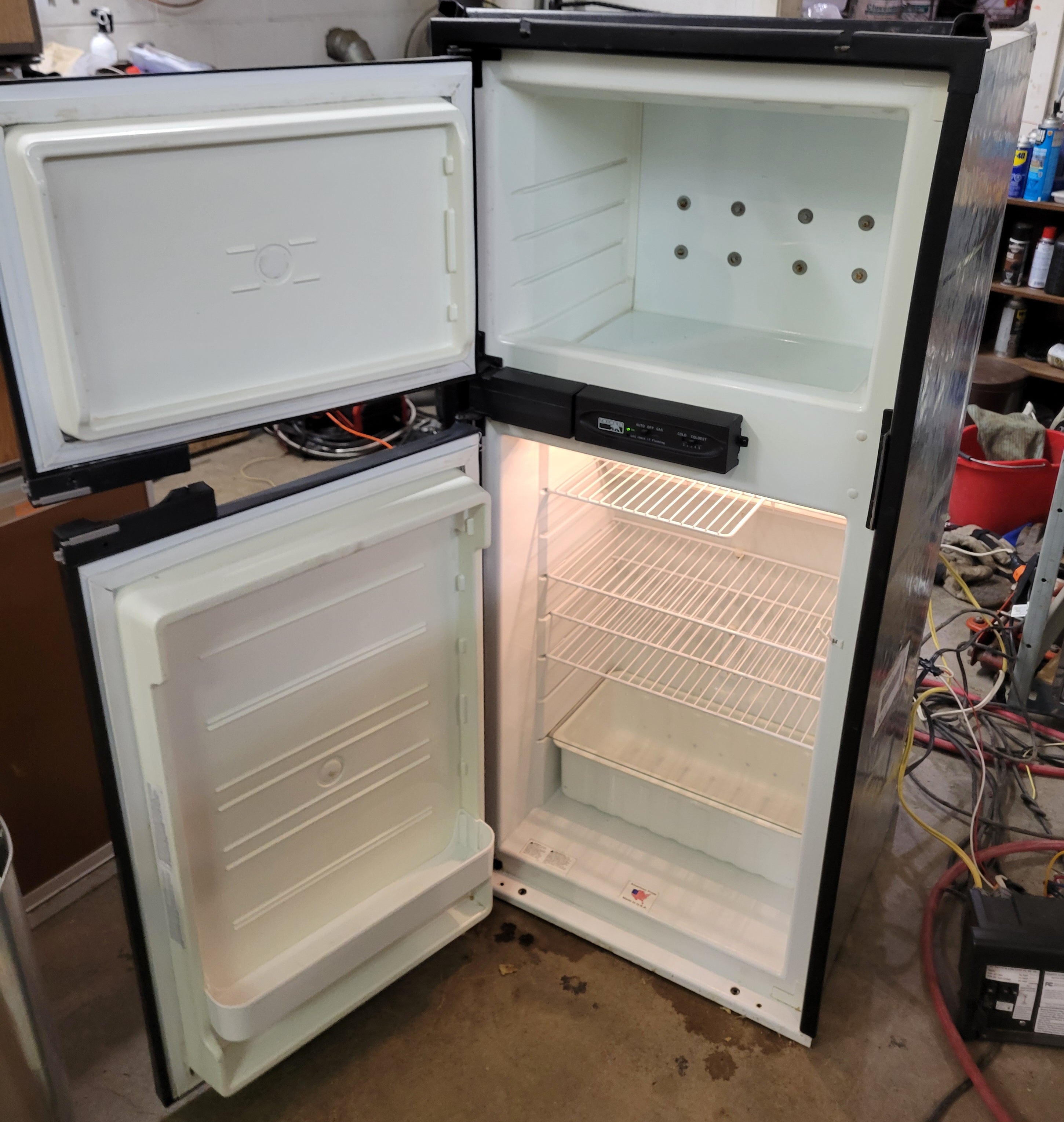 Réfrigérateur Norcold N611 au propane et électrique pour camping-car