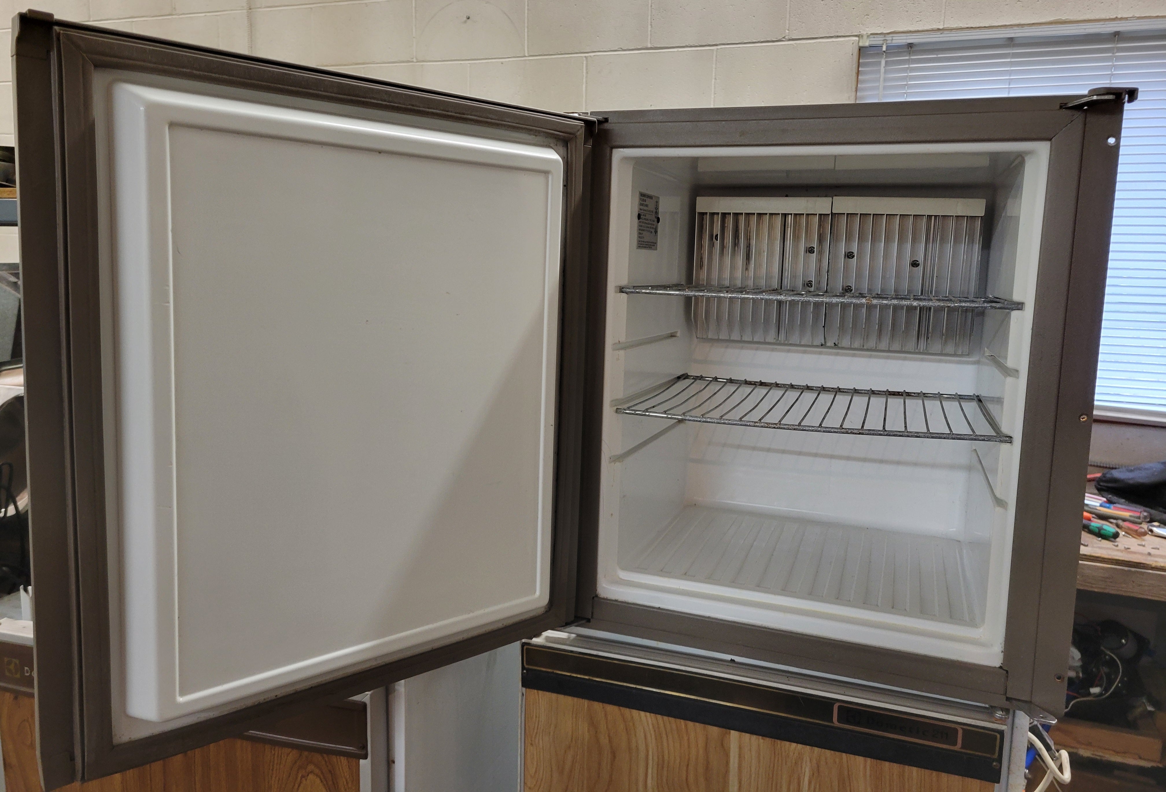 Propane Fridge Dometic RM2193 Boler or Tent Trailer Size