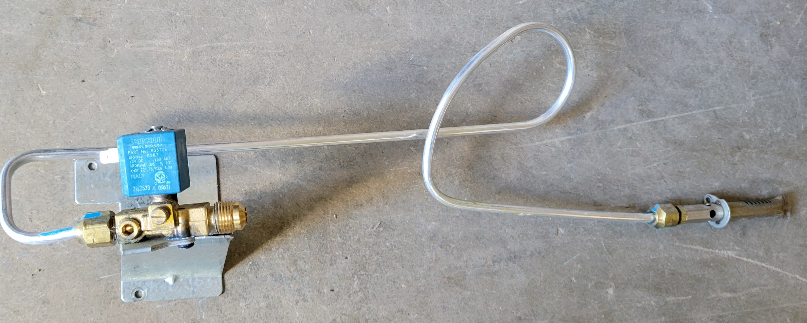 Norcold Gas Valve Assembly with Burner – Part #633726 (Fits 1210 Series) - Used RV Parts