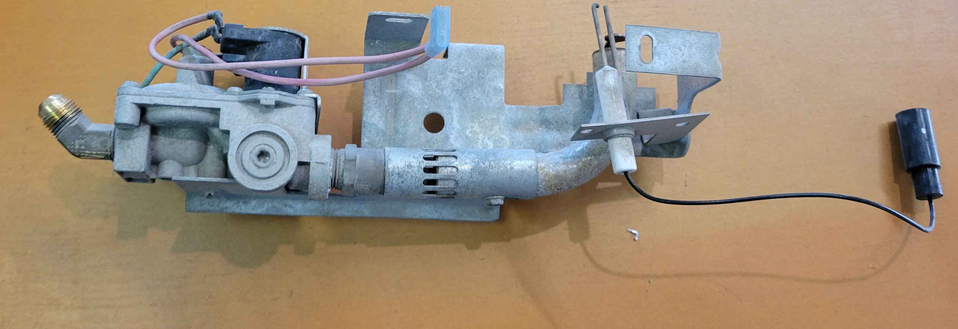 Atwood Gas Valve Burner Assembly with Electrode – 93845